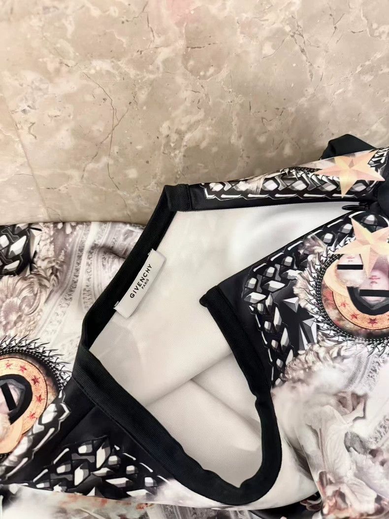 Givenchy Givenchy Madonna Silk Short Sleeve T-Shirt Size US XS / EU 42 / 0 - 3 Thumbnail