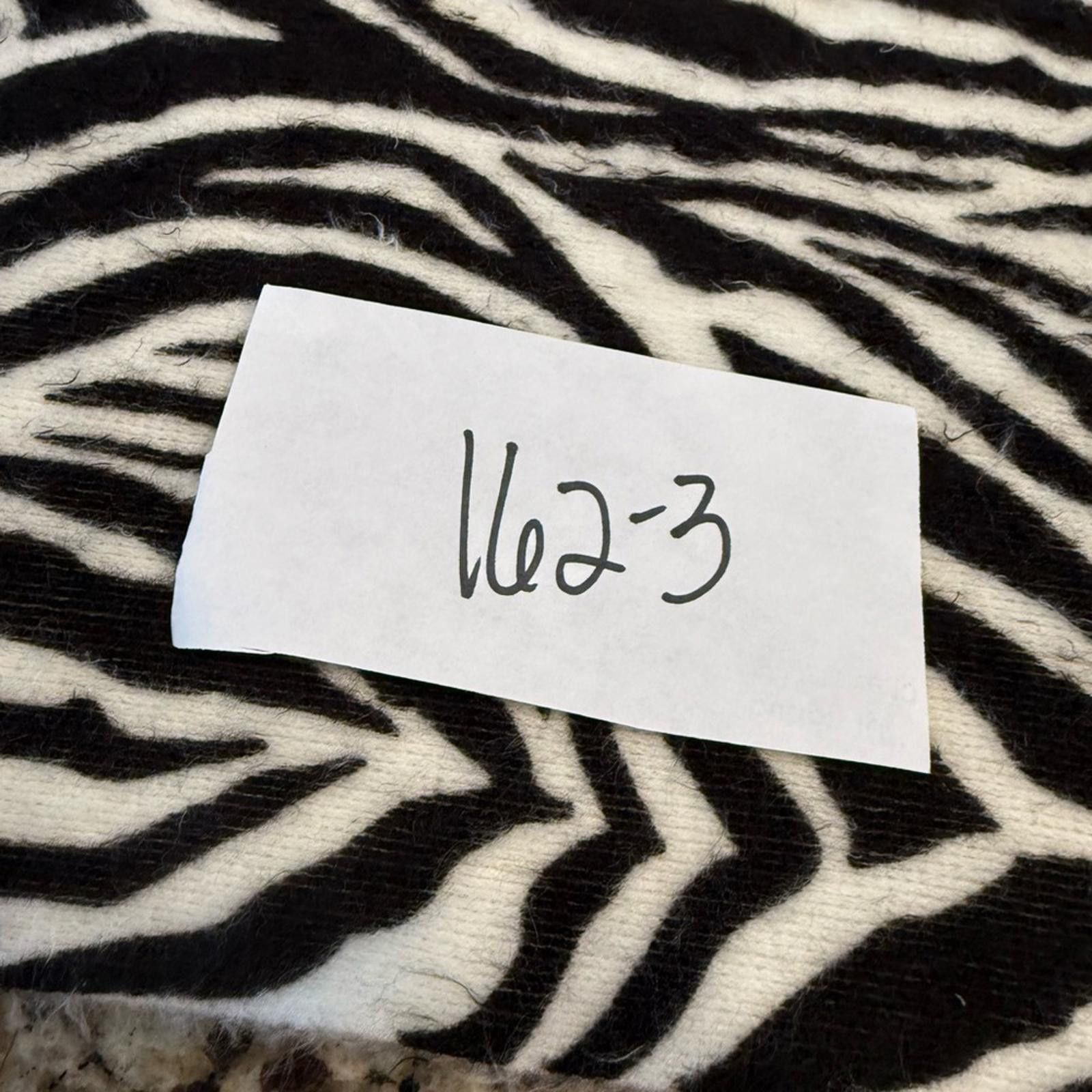 Other Cejon zebra striped black & white plush infinity scarf OS Size ONE SIZE - 7 Thumbnail
