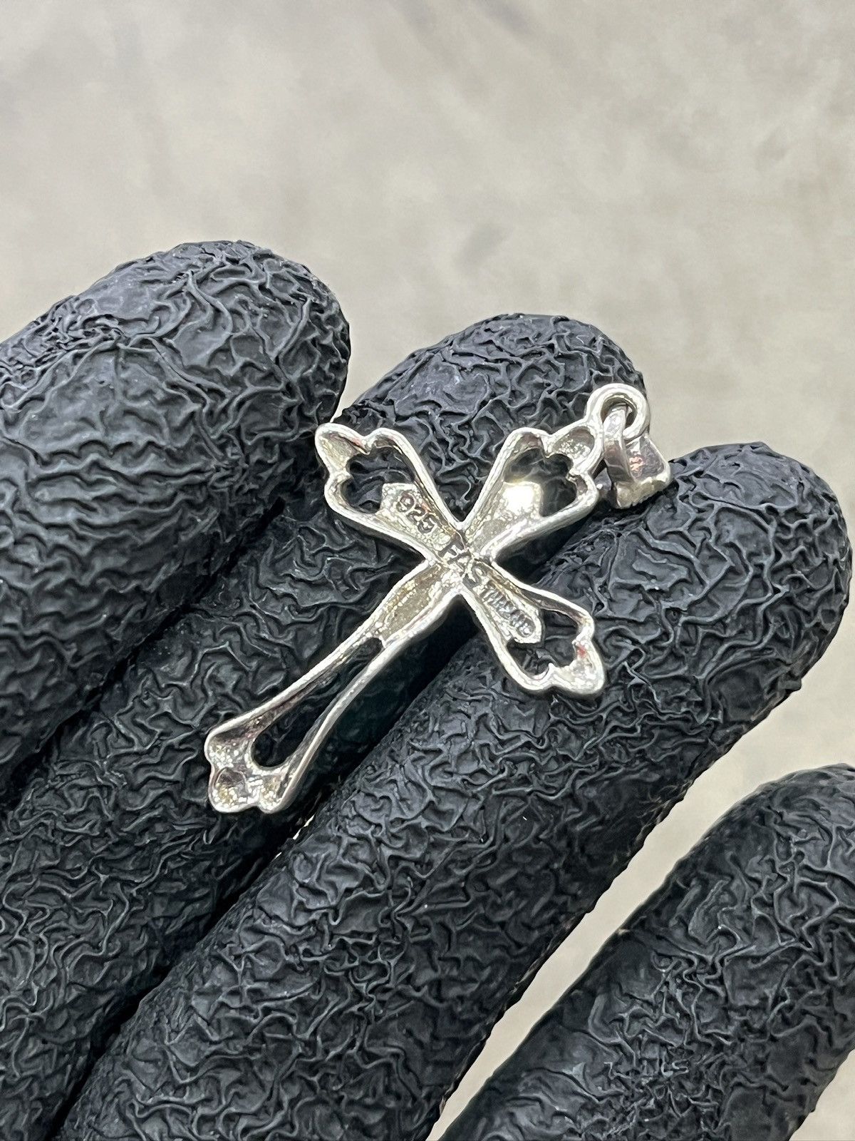 Other Vintage Sterling Silver Cross Pendant (unisex) Size ONE SIZE - 7 Thumbnail