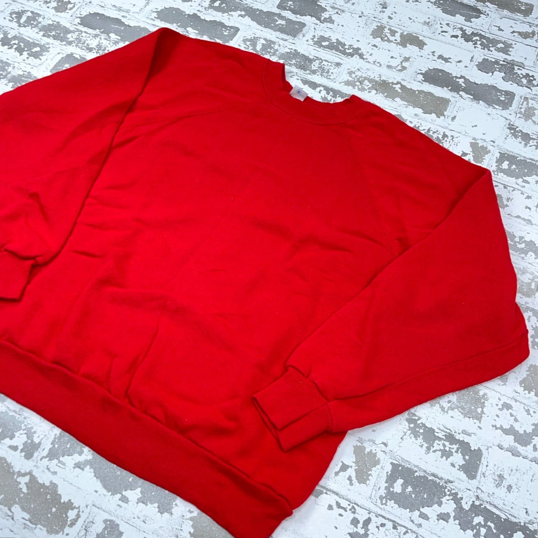 Tultex VINTAGE Tultex Sweatshirt Men Large Red Crew Neck Pullover All Seasons USA 90s Retro Size US L / EU 52-54 / 3 - 3 Thumbnail