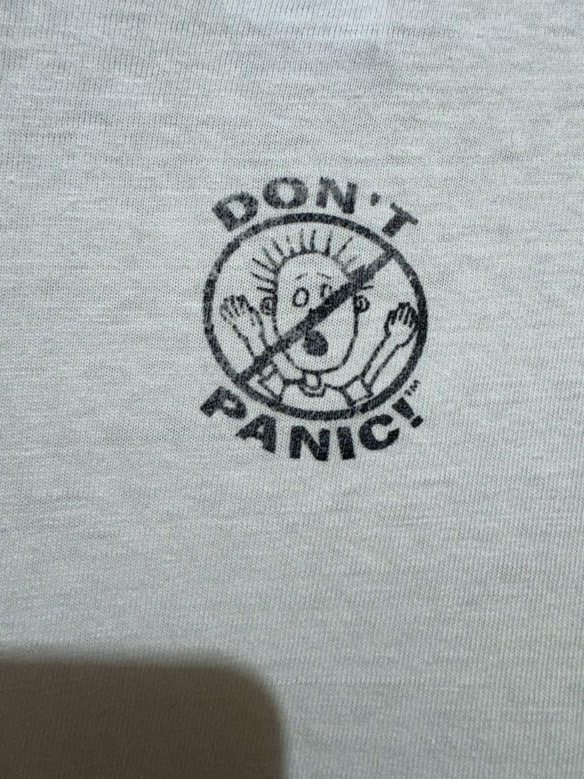 Vintage Vintage 90s Don't Panic Distressed Single Stitch T Shirt Size US M / EU 48-50 / 2 - 14 Thumbnail