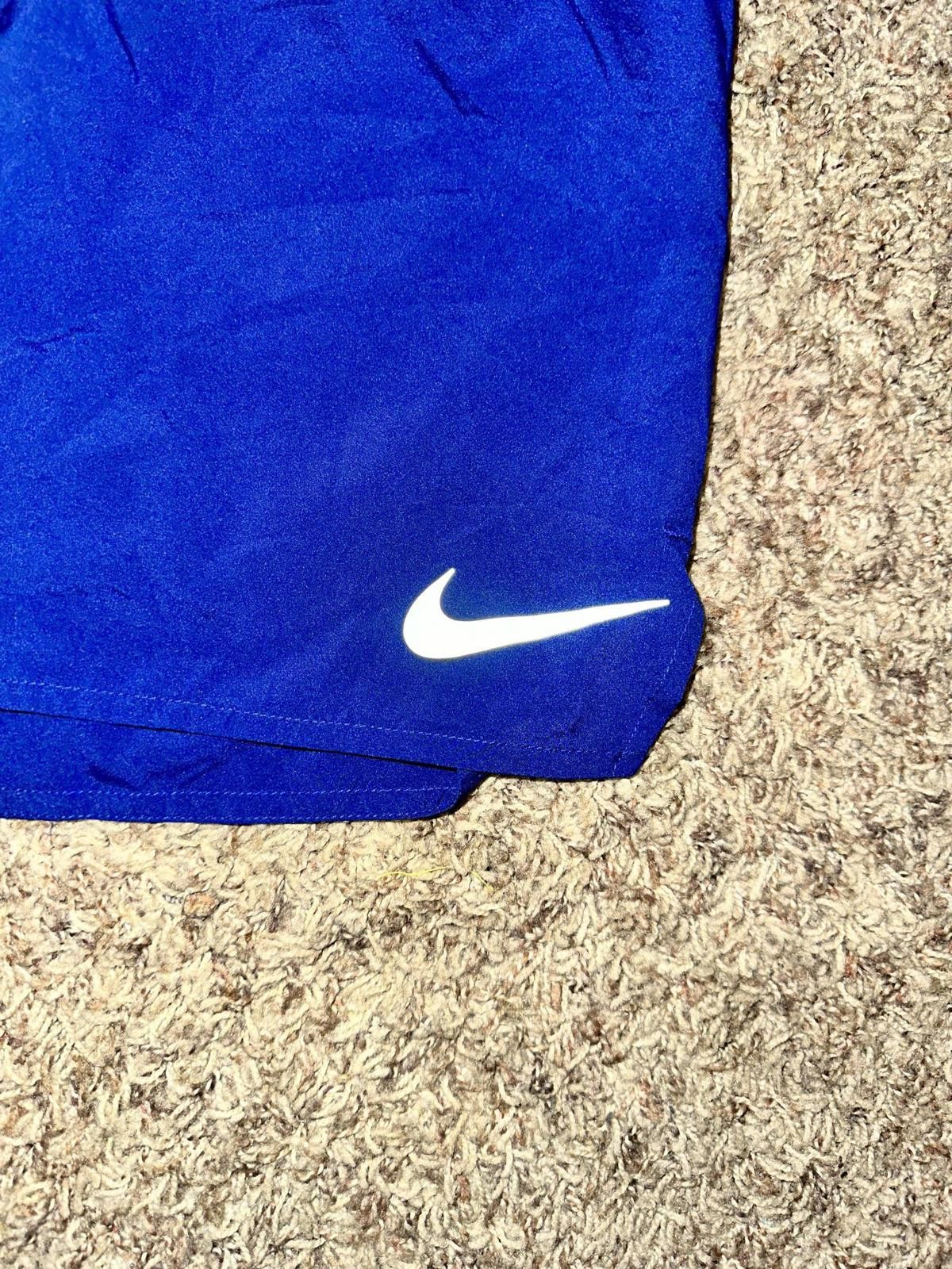 Nike Nike Men's 7" Flex Stride Run Short Size US 36 / EU 52 - 2 Thumbnail