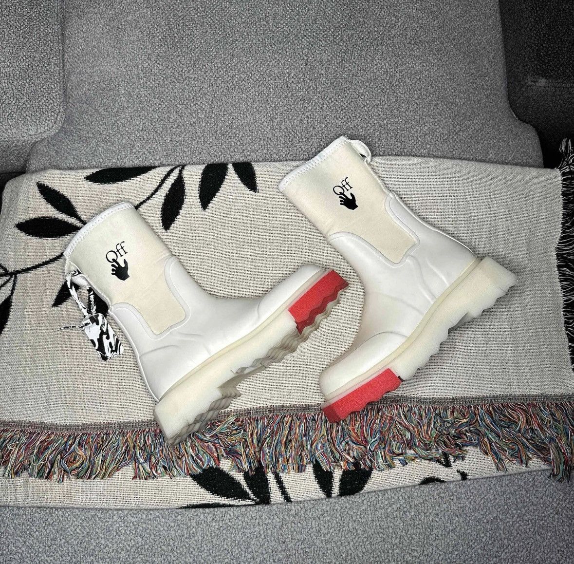 Off-White Off-White Wmns Logo Printed Rain Boot Ecru Size 36/6US Size US 6 / IT 36 - 10 Thumbnail