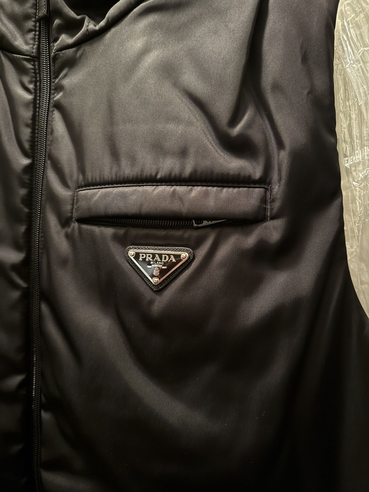Prada Padded Nylon Gabardine Vest Size US L / EU 52-54 / 3 - 7 Thumbnail