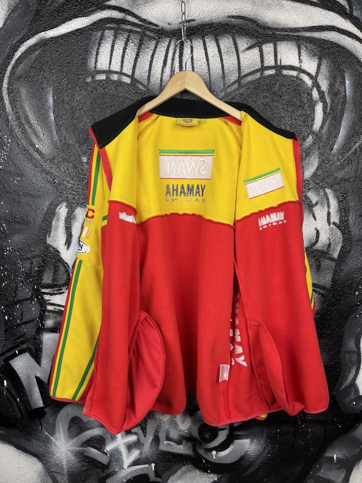 Yamaha Yamaha Swan Autograph Ian Hutchinson Moto GP Racing Jacket Size US XL / EU 56 / 4 - 15 Thumbnail