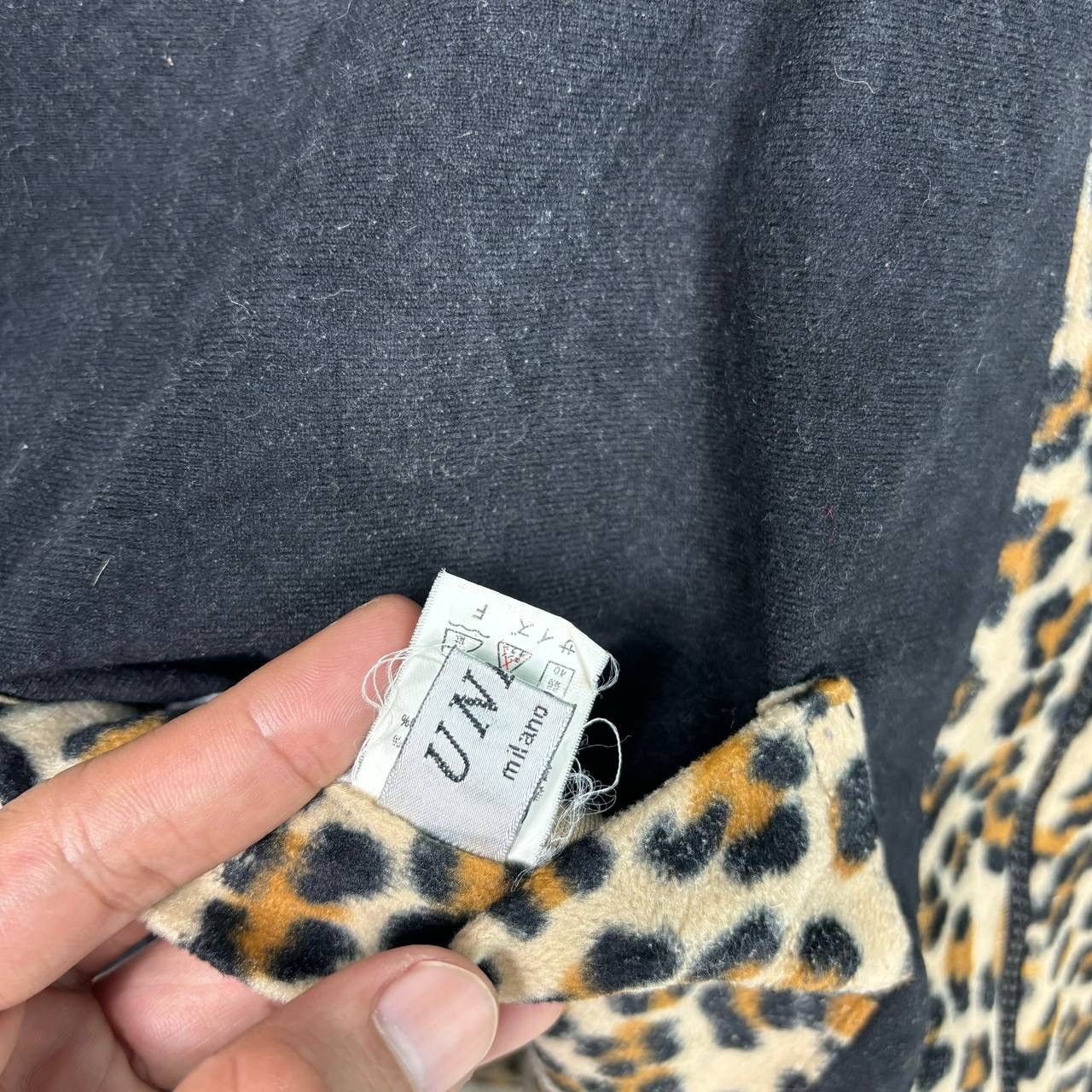 Other Vintage UNICO Milano Reversible Leopard Fleece Vest L Size US L / EU 52-54 / 3 - 7 Thumbnail