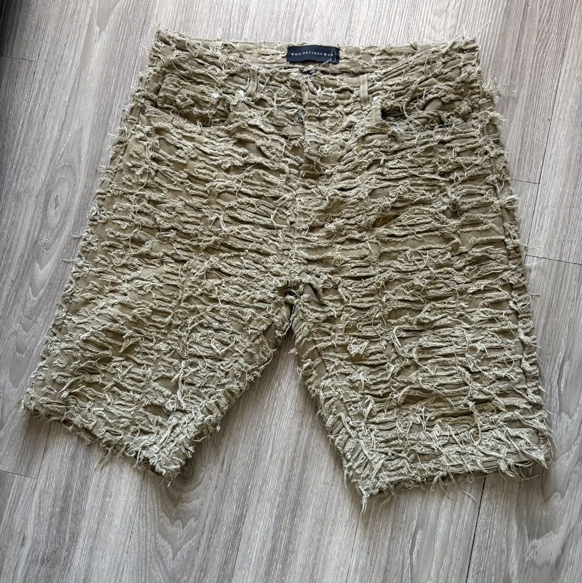 Who decides war husk shorts