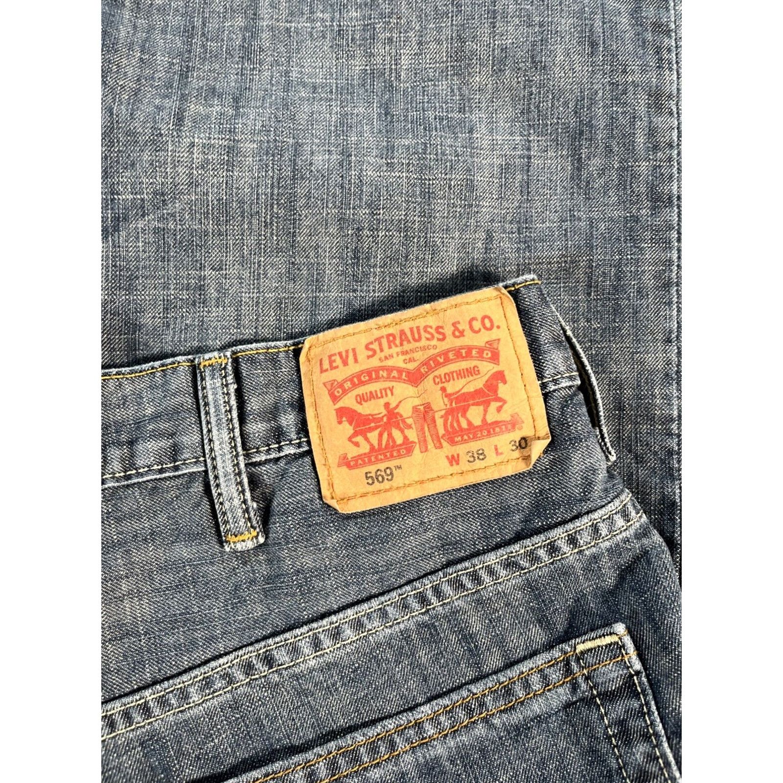 Levi's Levi’s 569 Jeans Mens 38x28 Blue Denim Relaxed Straight Baggy Hip Hop 90s USA Jeans Mens Regular 38x28 Size US 38 / EU 54 - 4 Thumbnail