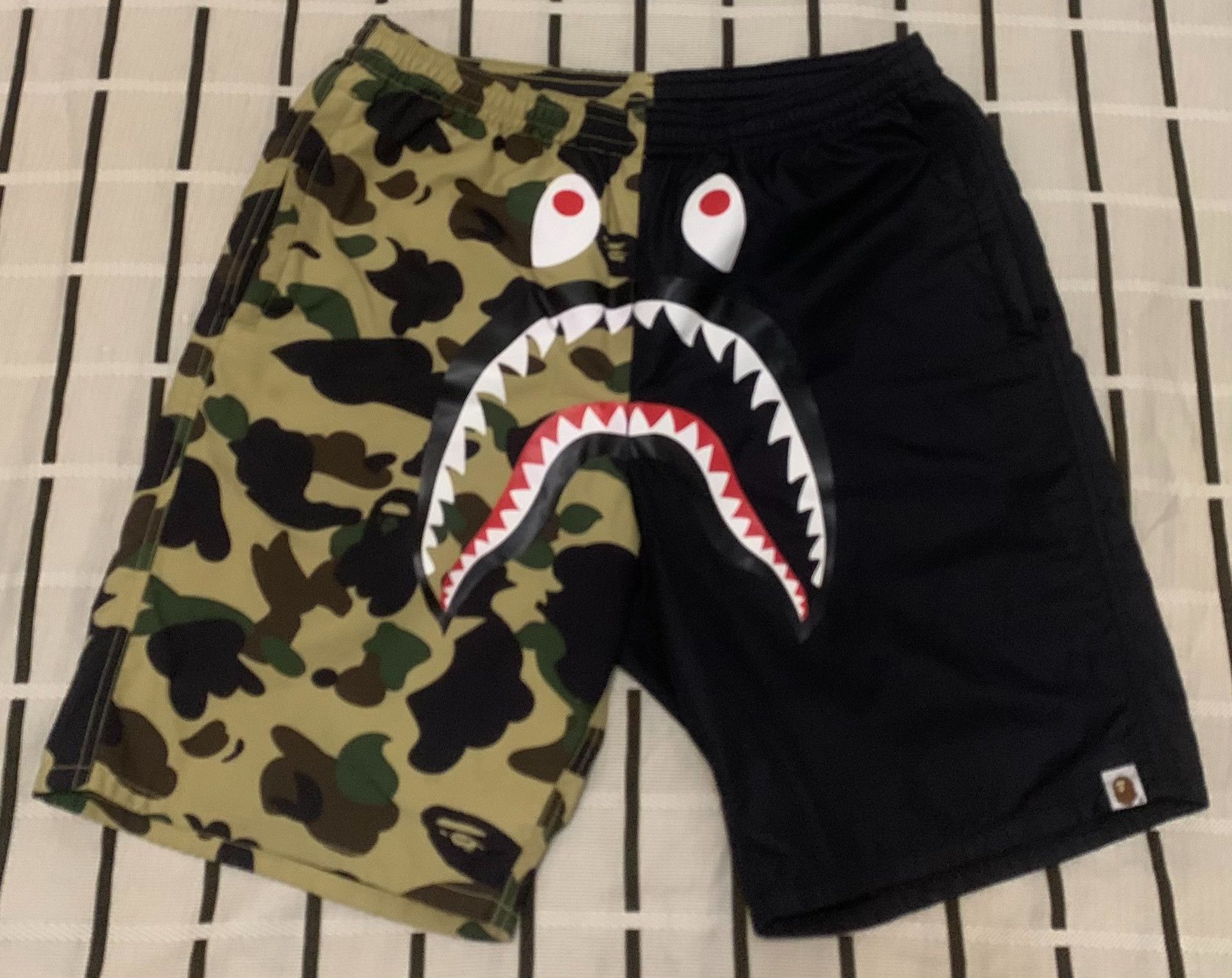Bape Bape Shark Camo Multi Shorts L Men Size US 34 / EU 50 - 1 Thumbnail