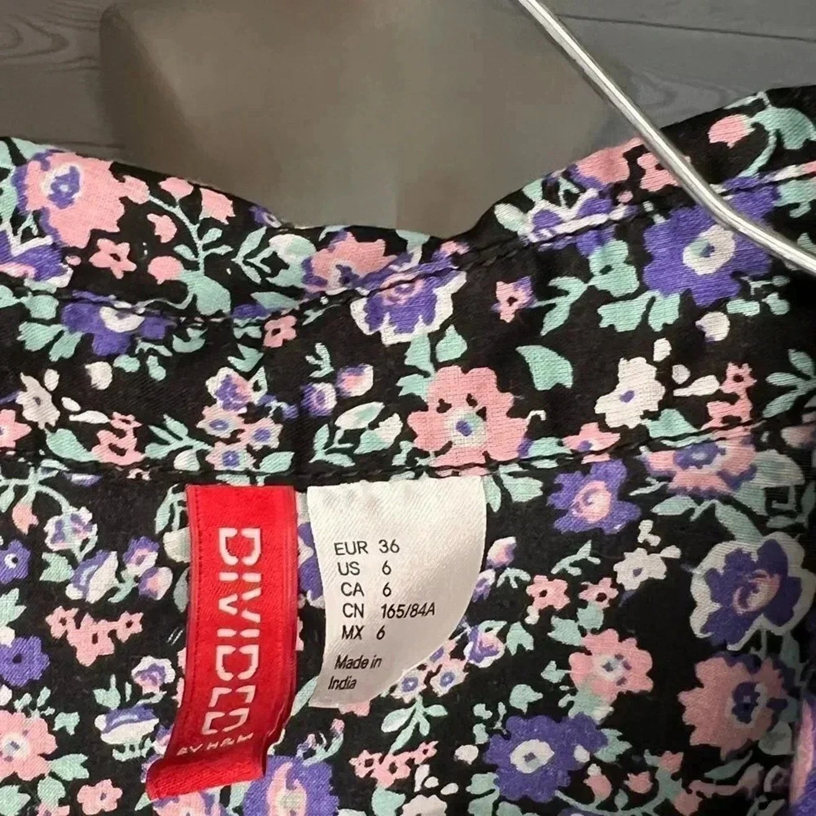 Divided Divided floral sleeveless buttonfront blouse Size 6 Size M / US 6-8 / IT 42-44 - 4 Thumbnail
