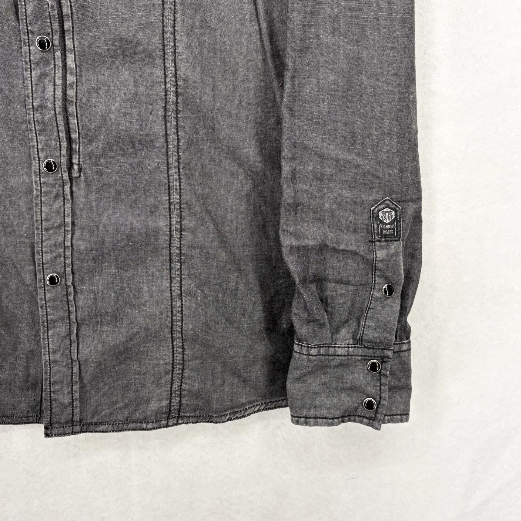 Roar Roar Shirt Mens Large Gray Chambray Long Sleeve Button-Up Applique Grunge Y2K Size US L / EU 52-54 / 3 - 3 Thumbnail