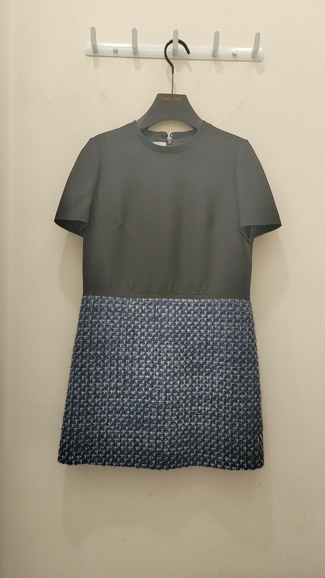 Valentino VALENTINO Short Sleeve Midi Dress Size US L / EU 52-54 / 3 - 1 Thumbnail