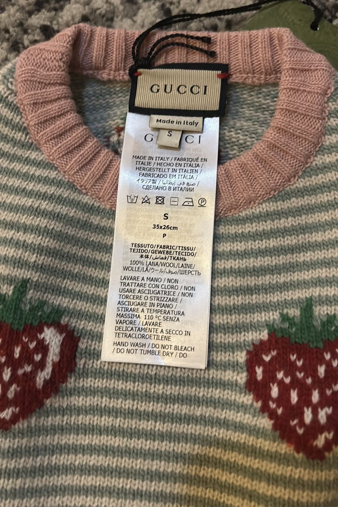 Gucci Gucci Strawberry Wool Dog Sweater size S Size ONE SIZE - 3 Thumbnail