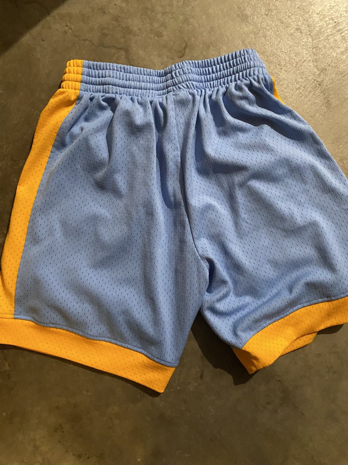 Mitchell & Ness Mitchell & Ness NBA Shorts Medium UCLA Size US 32 / EU 48 - 4 Thumbnail