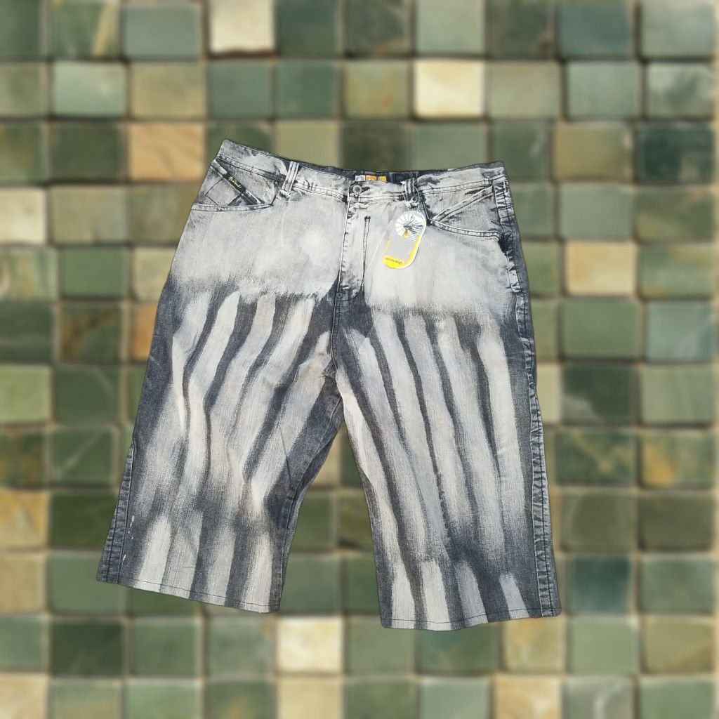 Akademiks VINTAGE Akademiks Jeans Shorts Men 42 Denim Shorts 90s Deadstock Black Cotton Five-Pocket Front Flat Regular Waist 41in Size US 42 / EU 58 - 1 Thumbnail