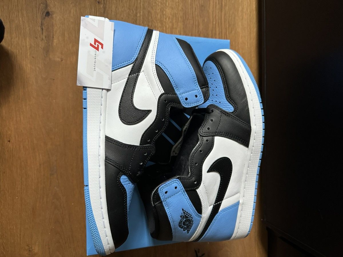 Jordan Brand × Nike Air Jordan 1 Retro High „UNC TOE“ Size US 12 / EU 45 - 1 Thumbnail