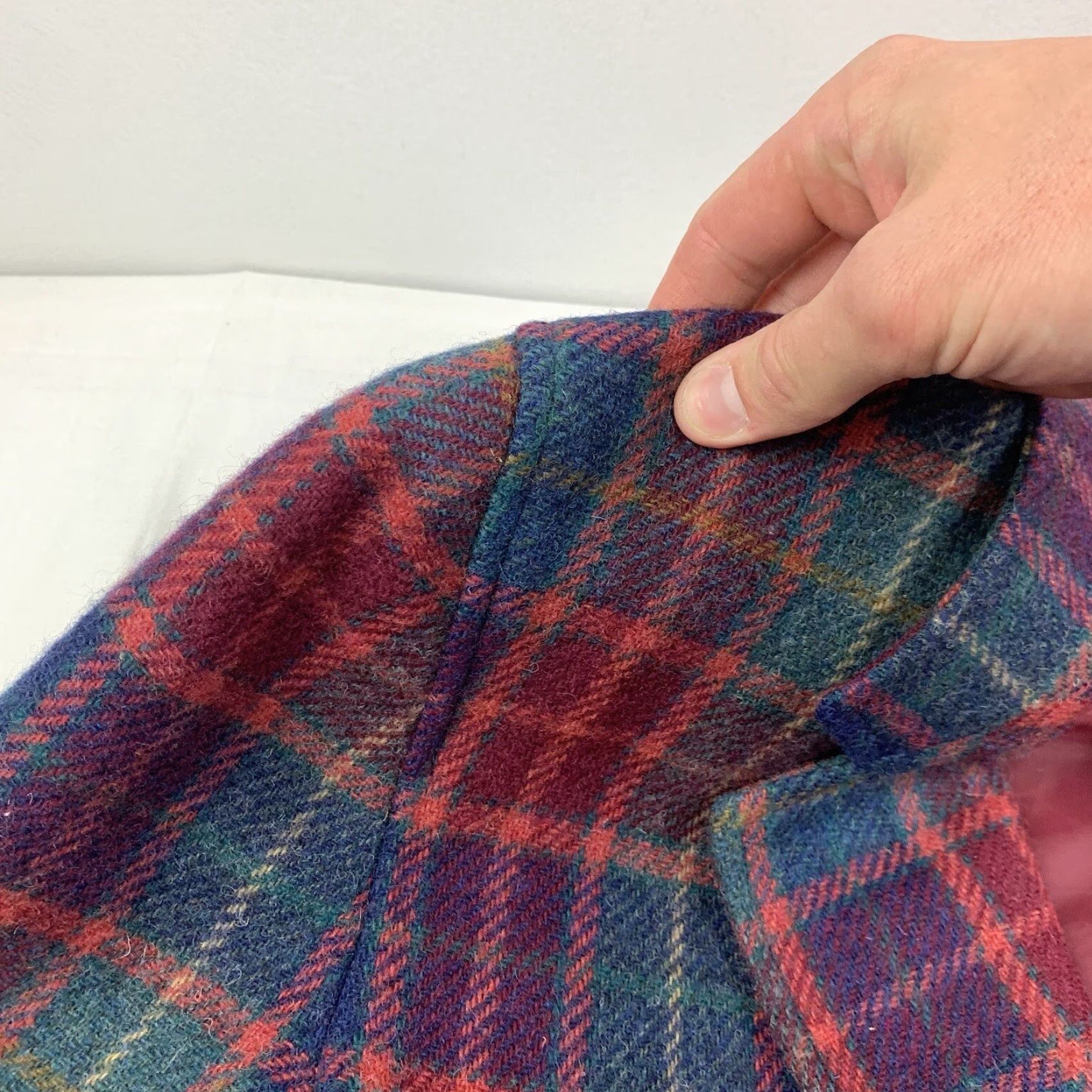 Liz Claiborne VINTAGE Liz Claiborne Blazer Jacket Womens 12 Red Plaid 100% Wool Button Up 90s Mens Women Girls Size XL / US 12-14 / IT 48-50 - 4 Thumbnail