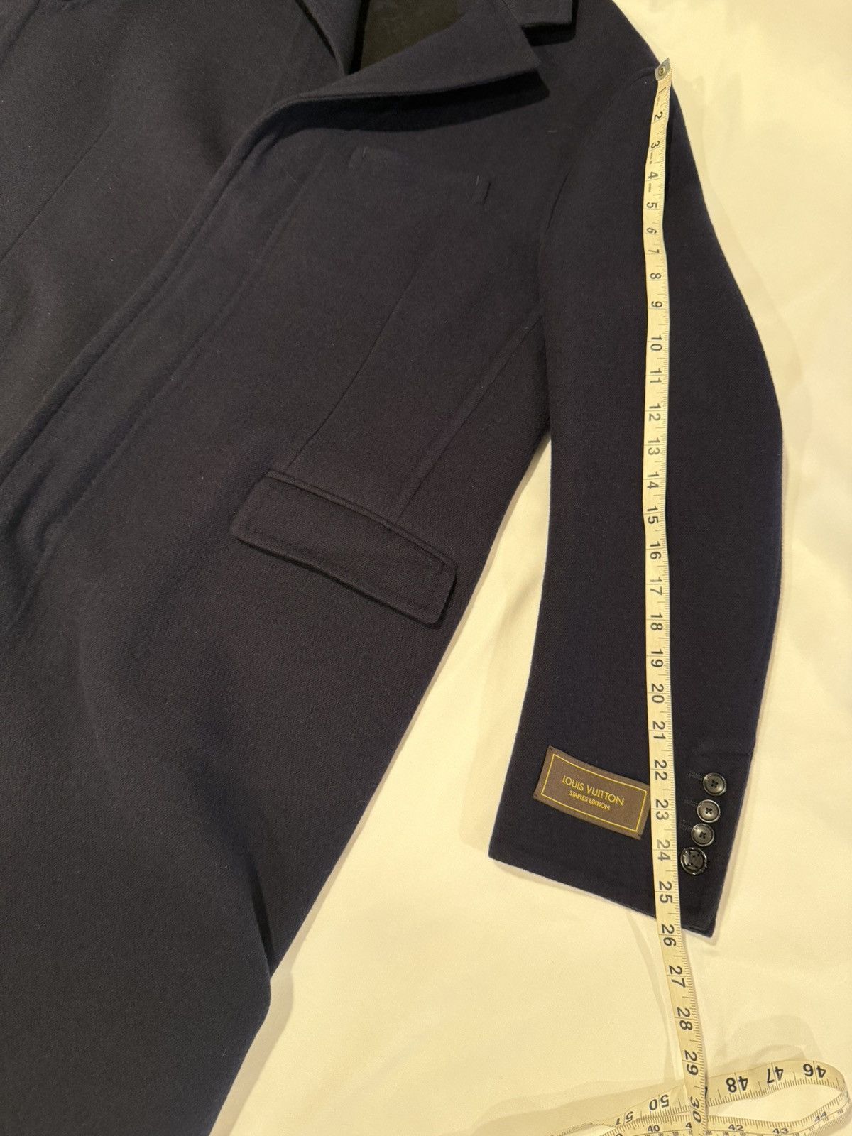 Louis Vuitton Louis Vuitton men’s overcoat. 50/40 $4500 Size US M / EU 48-50 / 2 - 10 Thumbnail