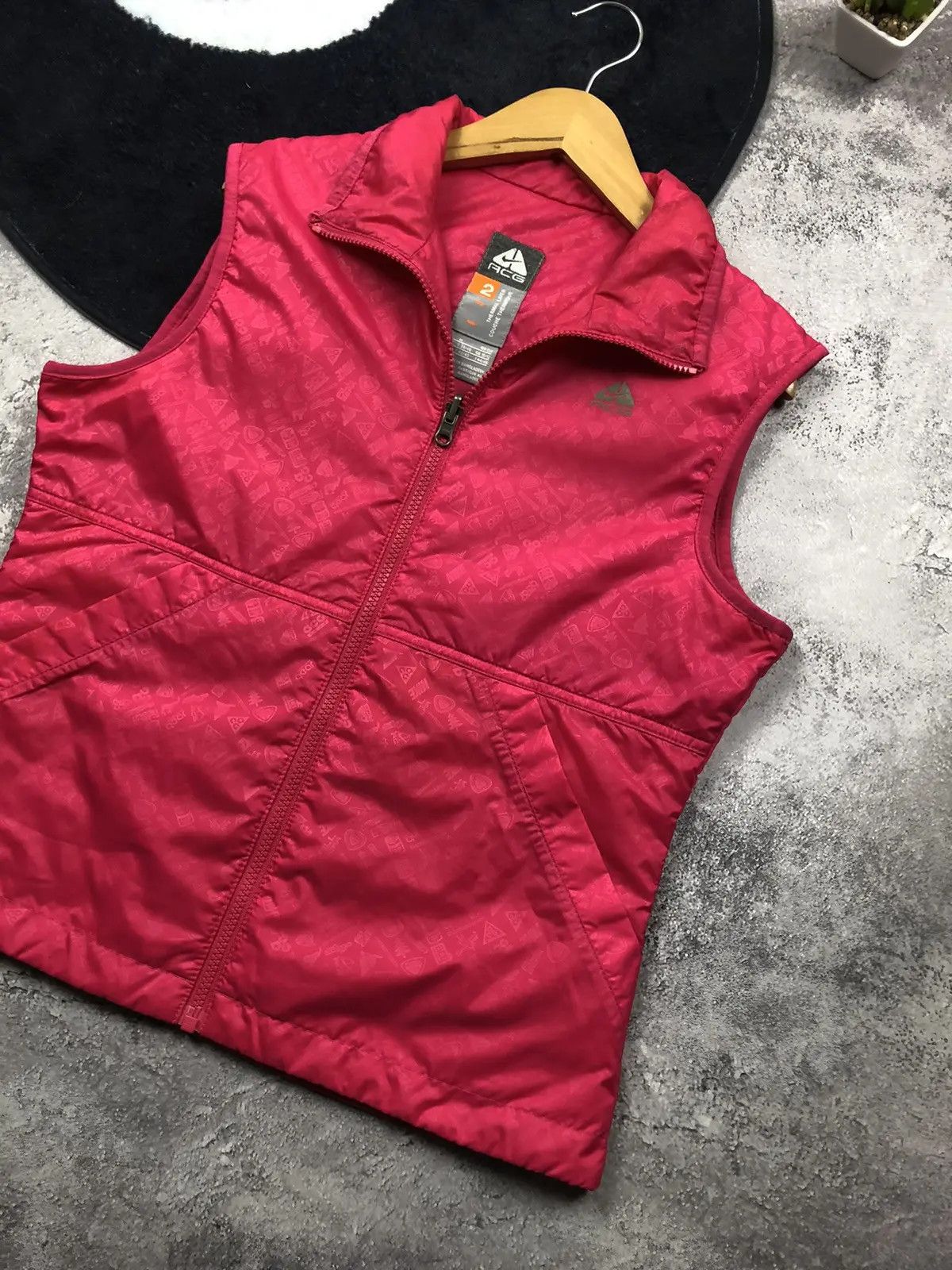 Nike ACG NIKE ACG Monogram Mini Logo Streetwear Sportswear Mini Vest Size M / US 6-8 / IT 42-44 - 2 Thumbnail