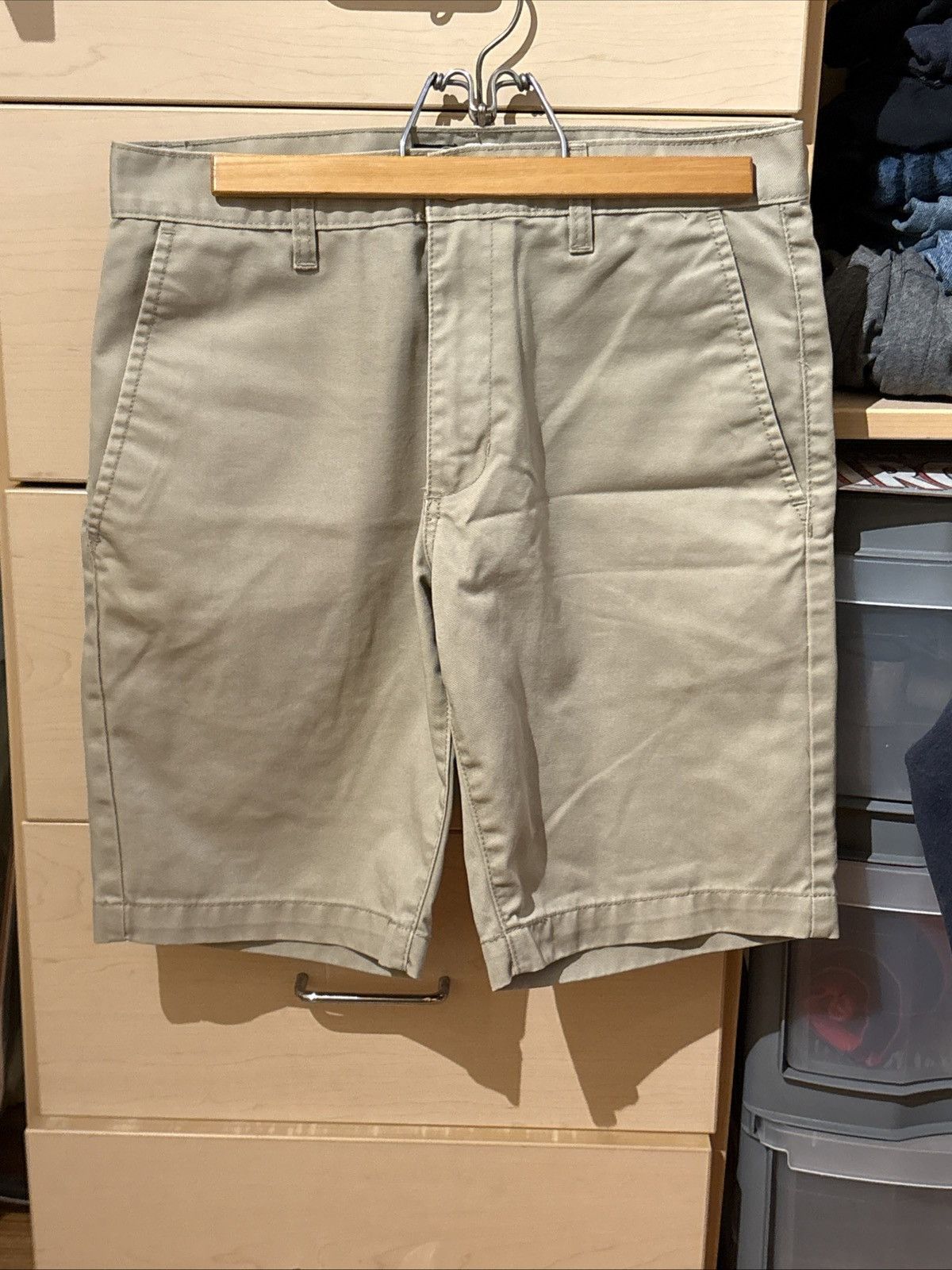 RVCA RVCA Weekender Shorts Mens 30 Waist Beige Size US 30 / EU 46 - 1 Thumbnail