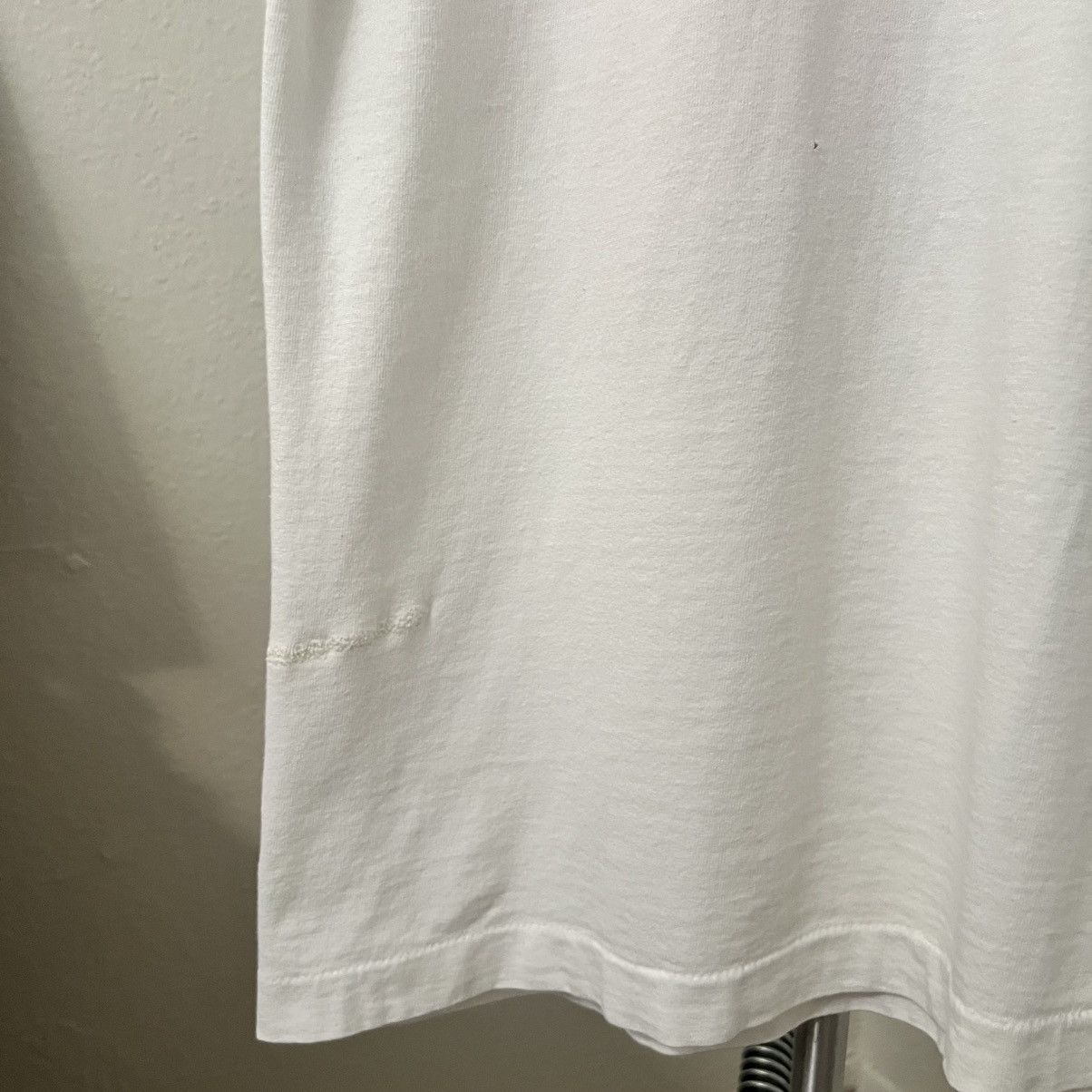 Vintage Vintage One Race Human Art T Shirt 90s Size US L / EU 52-54 / 3 - 6 Thumbnail