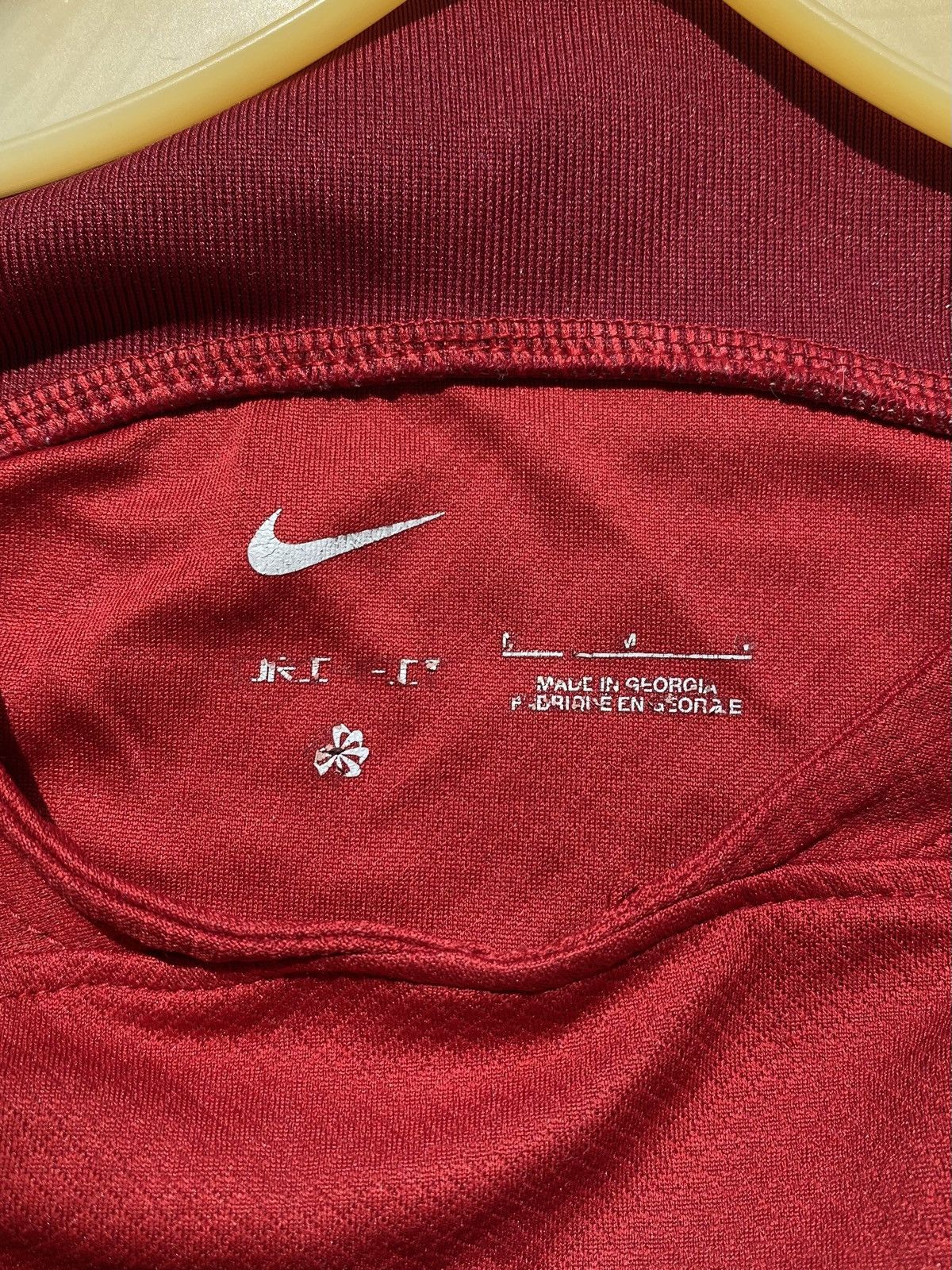 Nike Liverpool FC Nike Jersey Size L Worn Standard Chartered Size US M / EU 48-50 / 2 - 8 Thumbnail