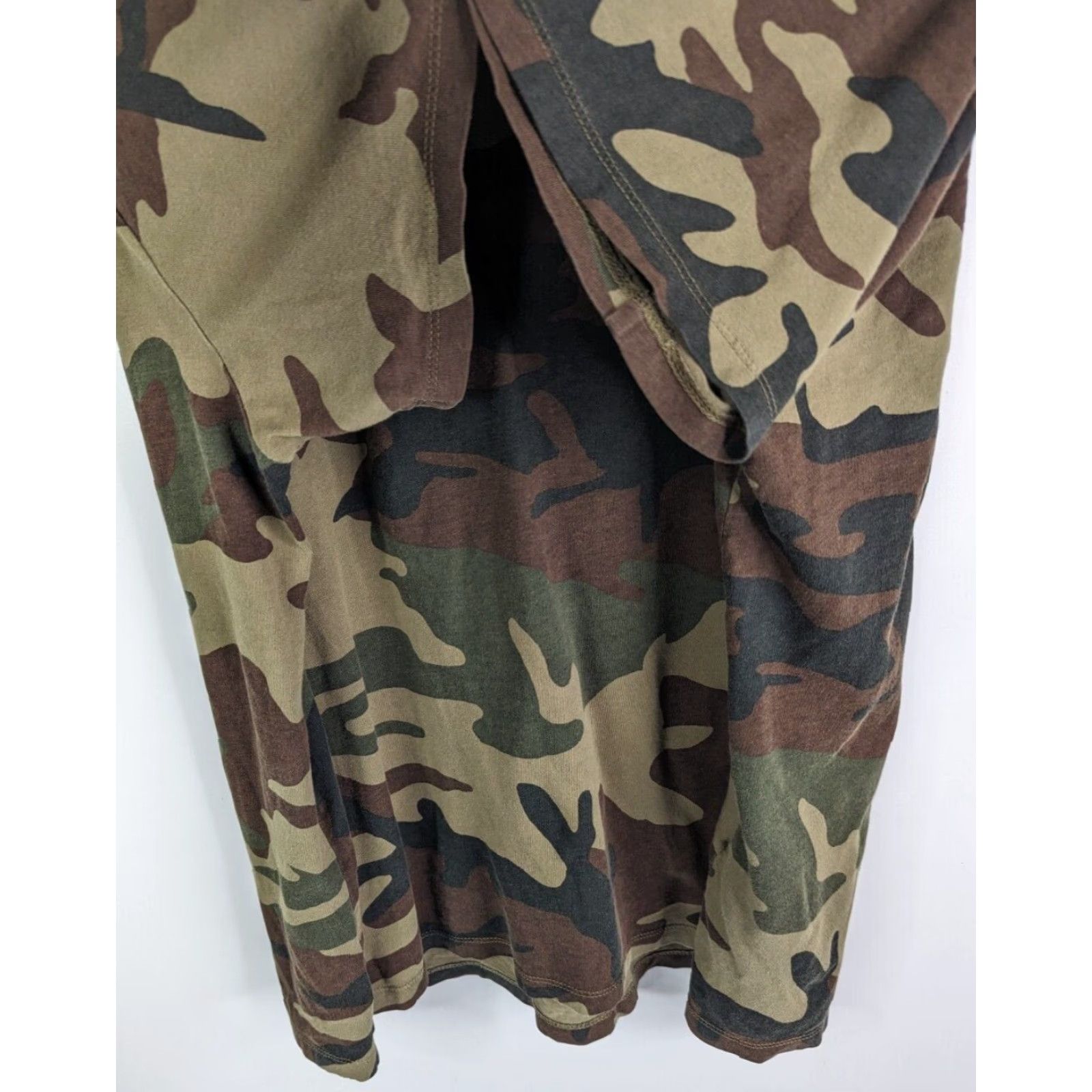 Levi's Levi's Tee Shirt T 2XL Men's Camouflage Short Sleeve Athletic Casual Crew Neck Logo Green Size US XXL / EU 58 / 5 - 2 Thumbnail
