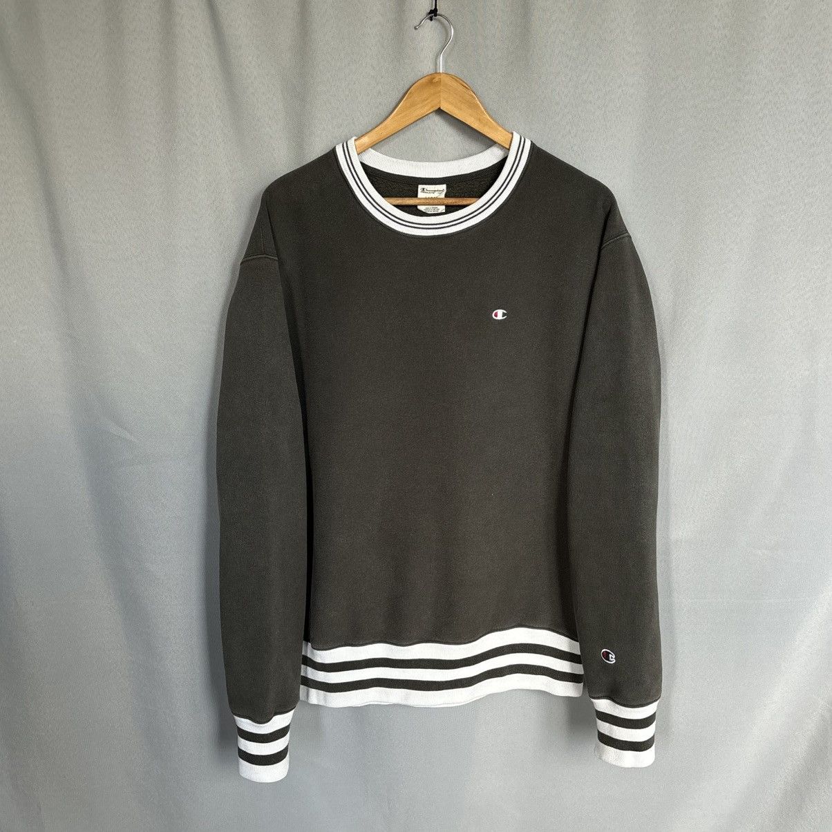 Champion Champion vintage sweatshirt grey large rare streetwear Size US L / EU 52-54 / 3 - 1 Thumbnail