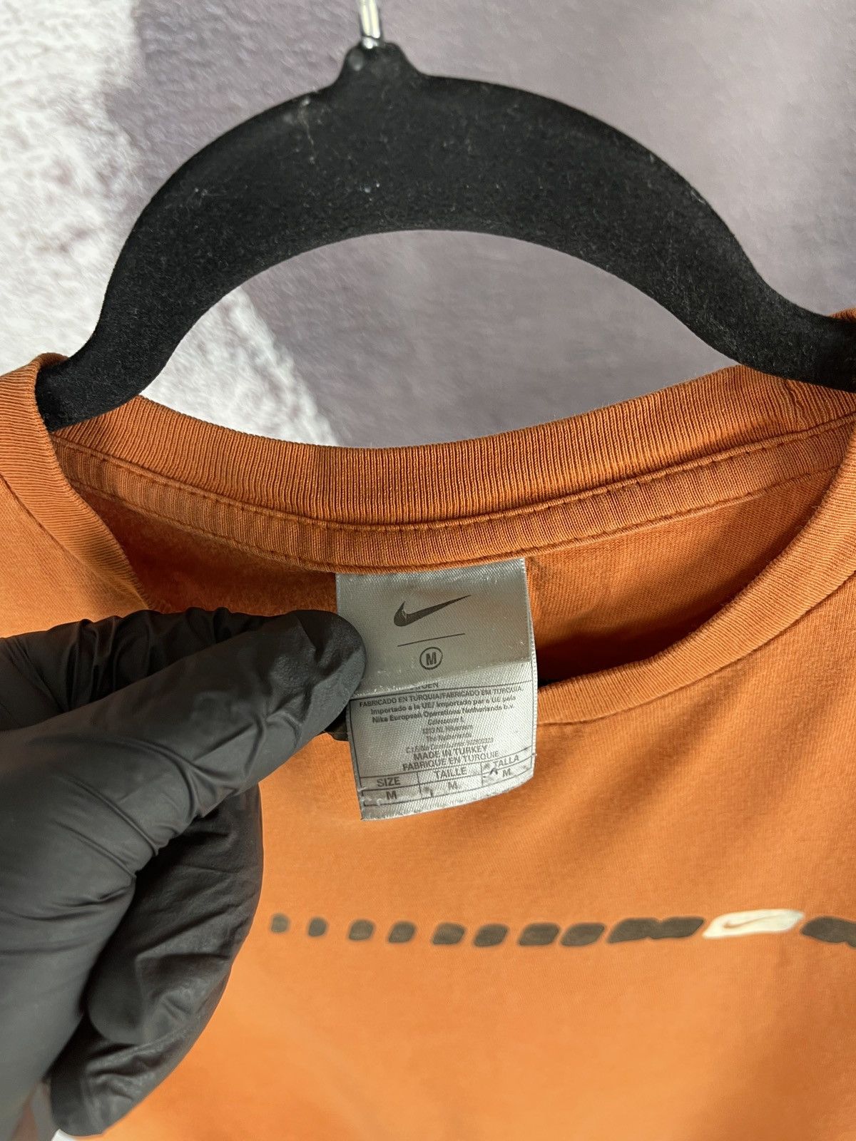 Vintage Nike vintage y2k orange stripe logo swoosh tee shirt Size US M / EU 48-50 / 2 - 6 Thumbnail