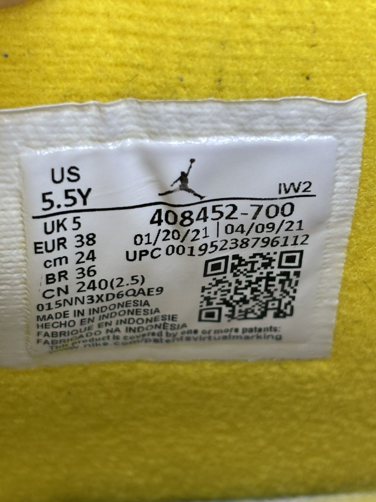 Jordan Brand Size 5.5-Jordan 4 Lightning (2021) CLEAN NO BOX SHIP ASAP Size US 5.5 / EU 38 - 7 Thumbnail