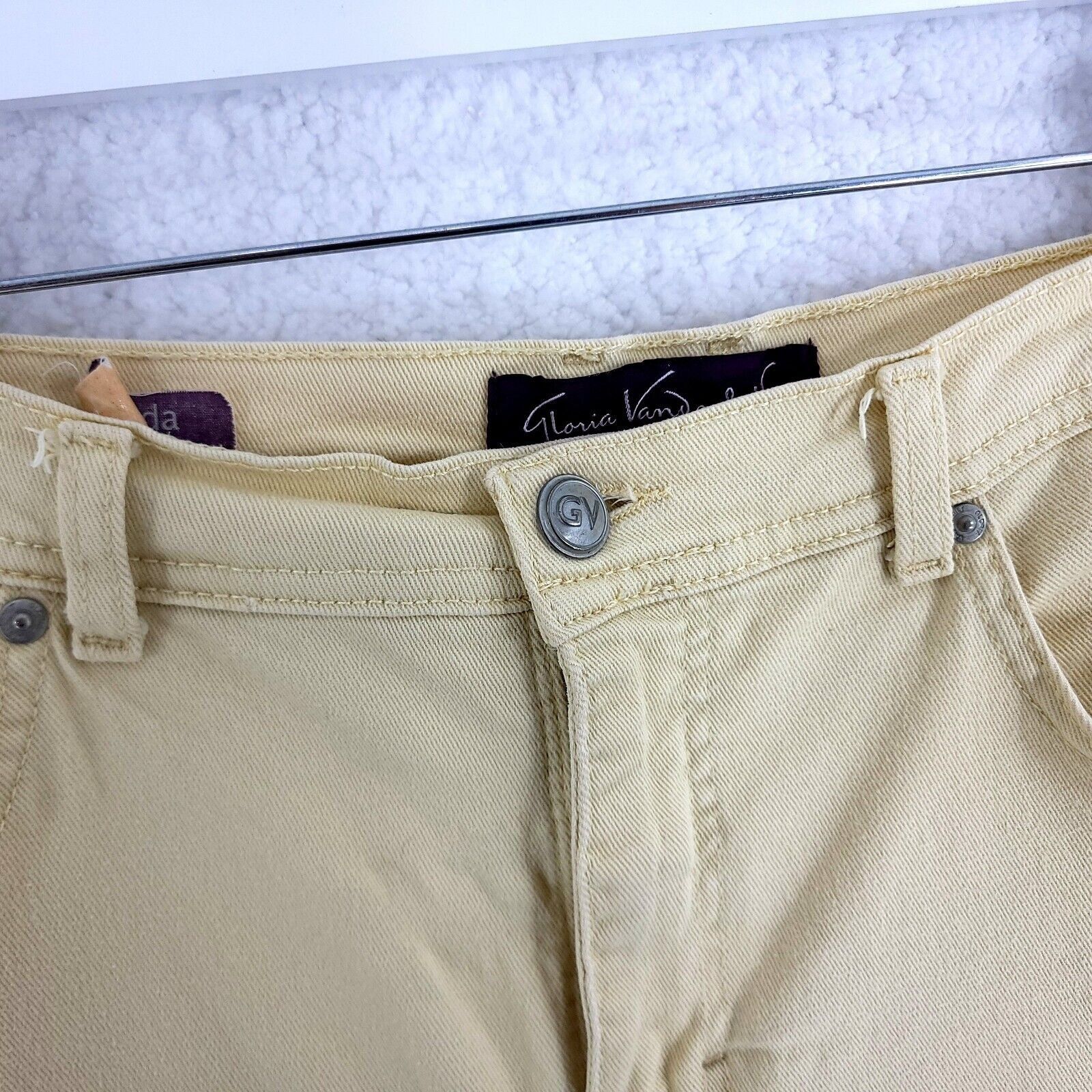 Designer Gloria Vanderbilt Amanda Bermuda Denim Yellow Size 10 Shorts Size US 31 - 3 Thumbnail