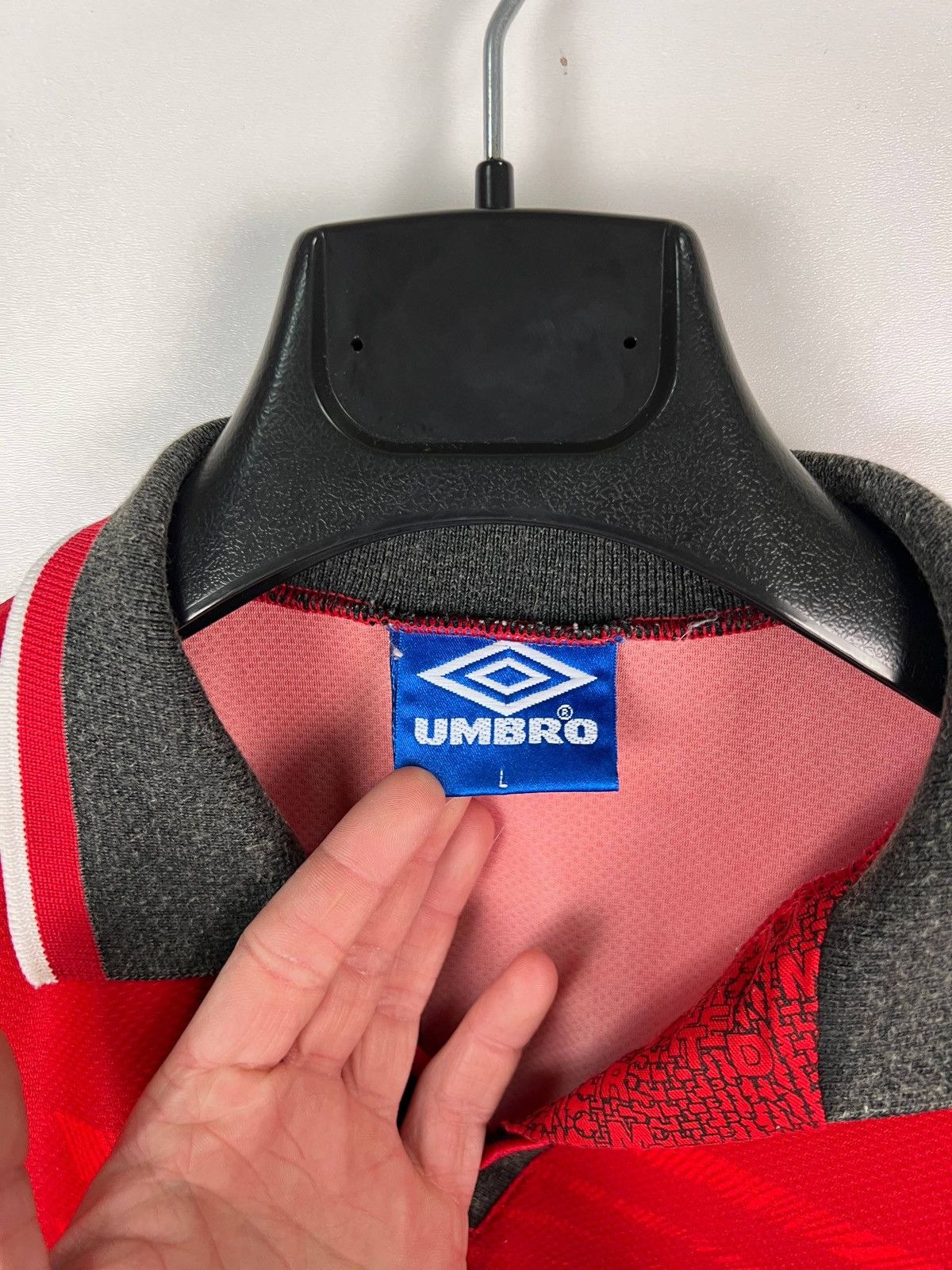 Umbro Manchester United Umbro 1994/96 home jersey size L Size US L / EU 52-54 / 3 - 5 Thumbnail