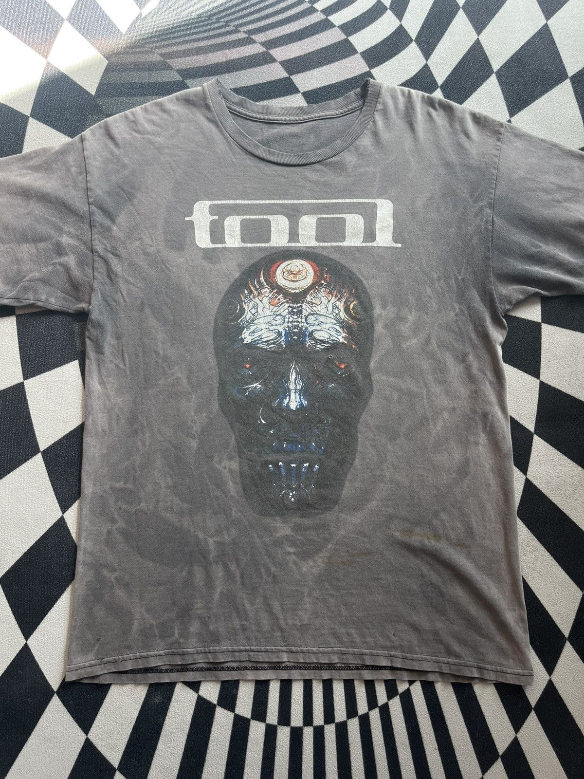 Band Tees Vintage TOOL American Tour 2014’s Sun Faded Tshirt Size US L / EU 52-54 / 3 - 4 Thumbnail