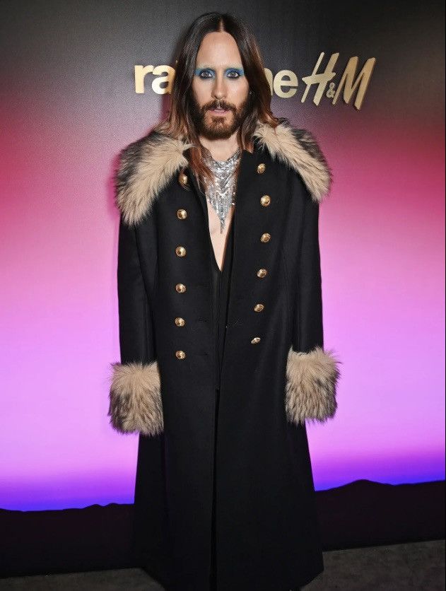 H&M × Paco Rabanne Rabanne H&M Fuzzy-detail Long Black Wool Coat Size Medium Size M / US 6-8 / IT 42-44 - 2 Thumbnail