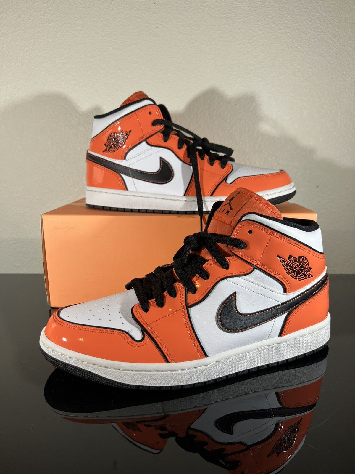 Jordan Brand Jordan 1 Mid “Patent Turf Orange” Size US 10 / EU 43 - 1 Thumbnail
