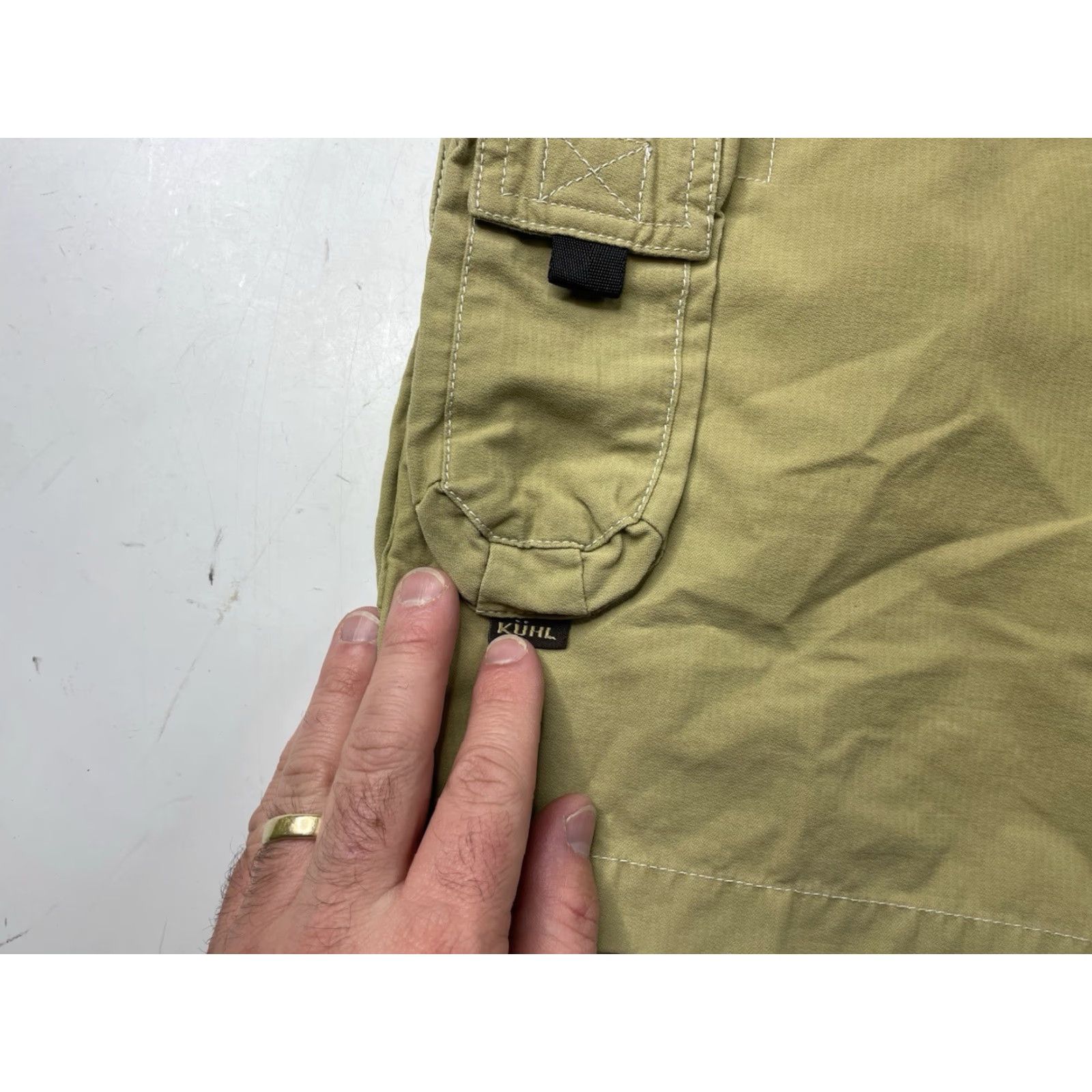 Vintage Kuhl Khaki Vintage Patina Dye Hiking Cargo Outdoors Shorts 12” Mens Size Large Size US 33 - 2 Thumbnail