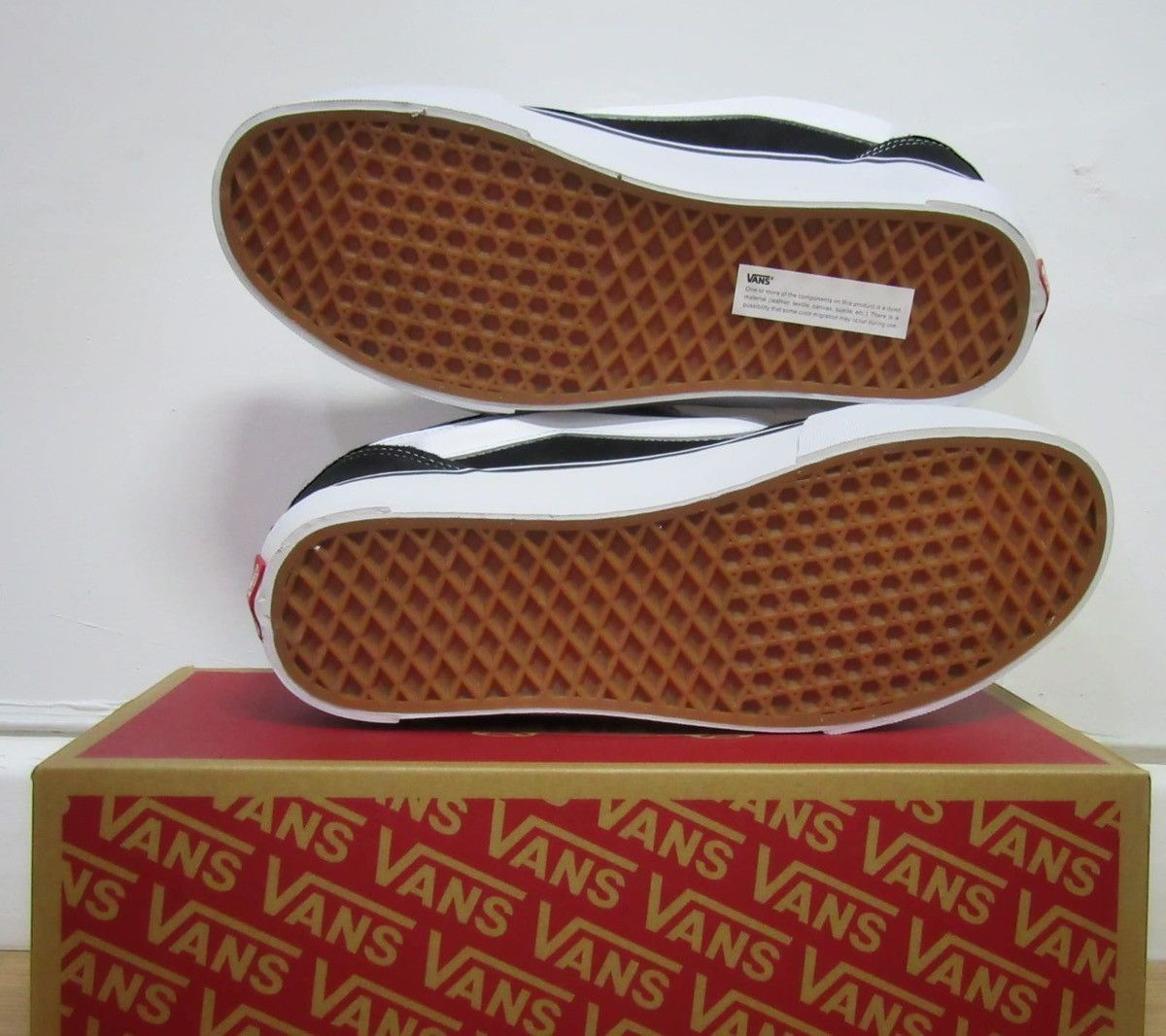 Vans VANS Knu Skool sneakers, size EU 42-US 9 Size US 9 / EU 42 - 7 Thumbnail