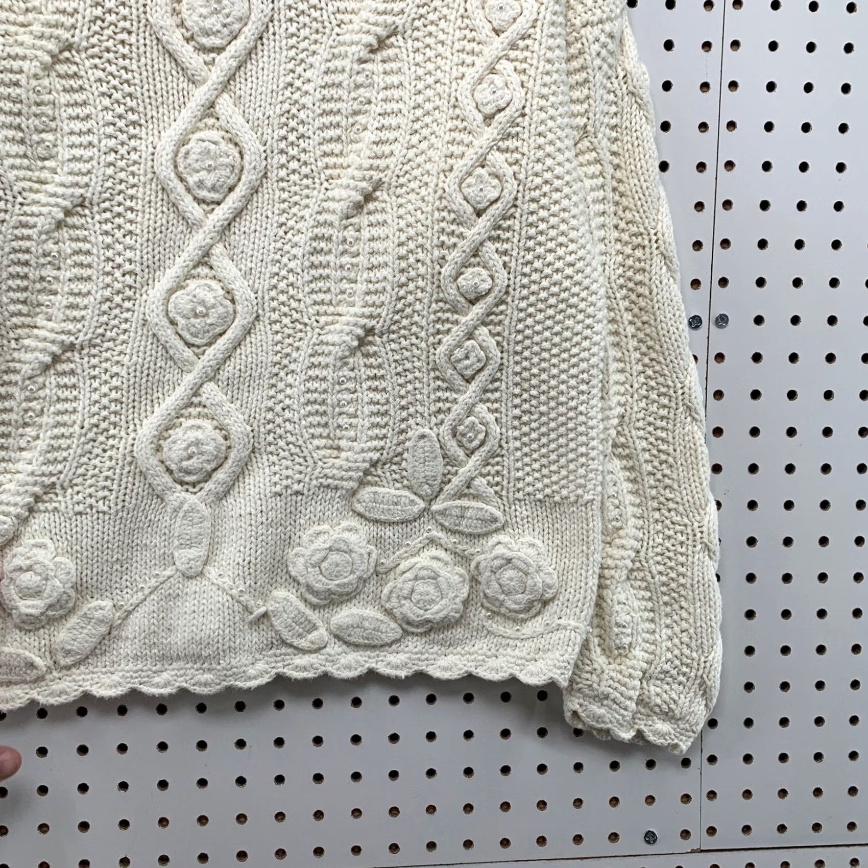 Express VINTAGE Express Shirt Womens M White Floral Cable Knit Pullover 90s Mens Women Size M / US 6-8 / IT 42-44 - 6 Thumbnail
