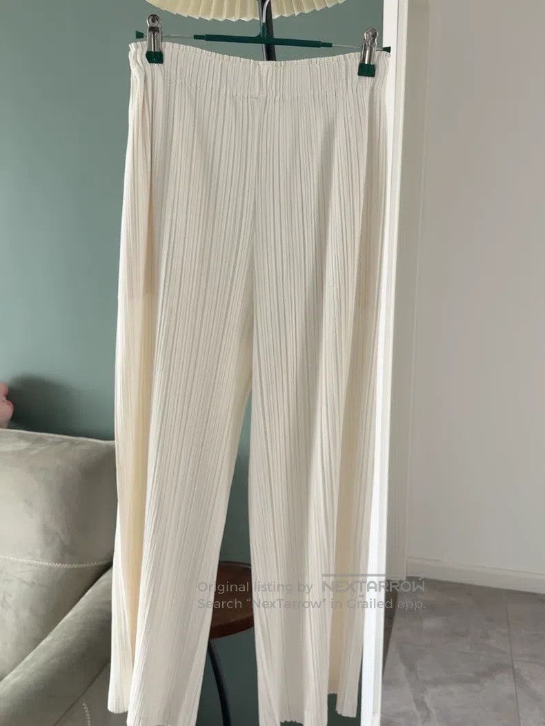 Issey Miyake Issey Miyake White Pleated Straight-Leg Trousers Size 25" / US 0 / IT 36 - 1 Thumbnail