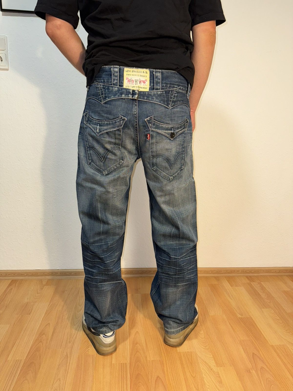 Levi's Vintage Clothing × Vintage Levi’s Two Horse Brand Jeans – L32– Vintage Straight Fit Size US 32 / EU 48 - 6 Thumbnail
