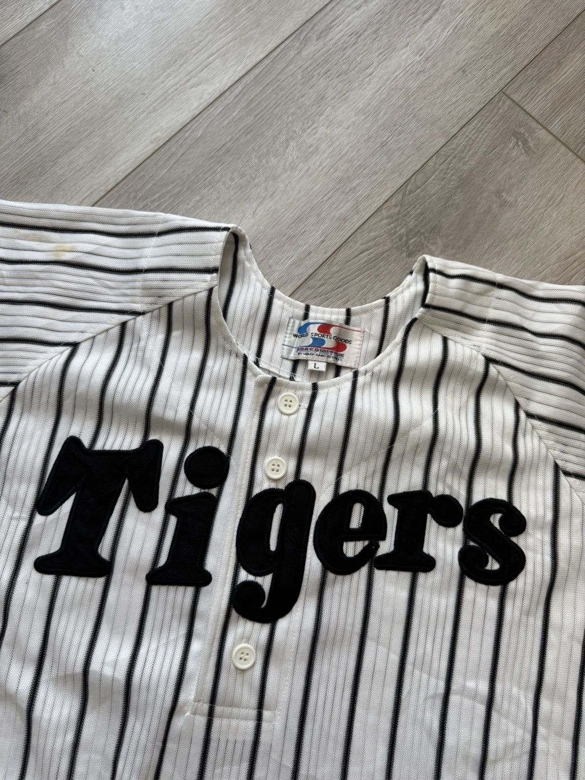 Mizuno Hanshin Tigers Game Jersey Japan XL / Game-Worn Size US L / EU 52-54 / 3 - 2 Thumbnail