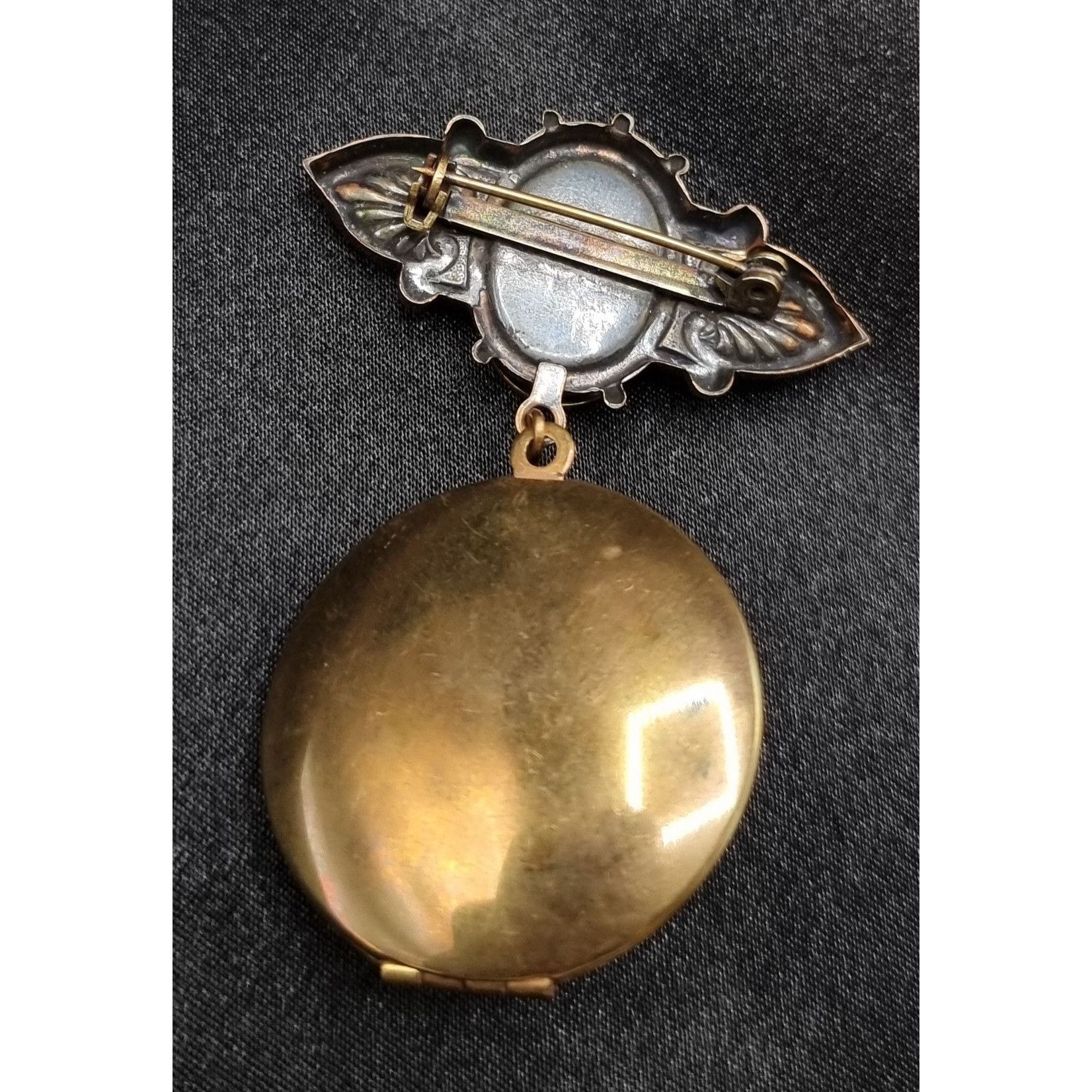 Vintage Vintage Early 2000's Gold-Tone Locket Brooch With Blue Stone Size ONE SIZE - 6 Thumbnail