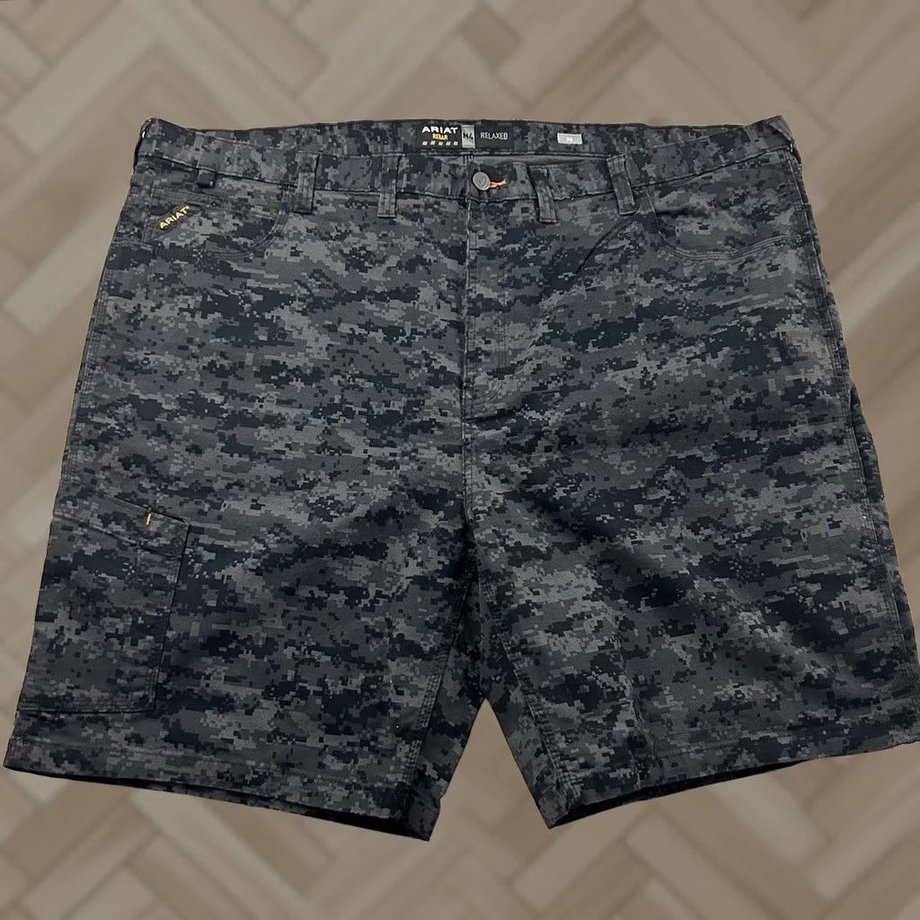 Ariat Ariat Relaxed 50 Black Gray M4 Utility Camo Print Shorts Men Cargo Size US 34 / EU 50 - 1 Thumbnail
