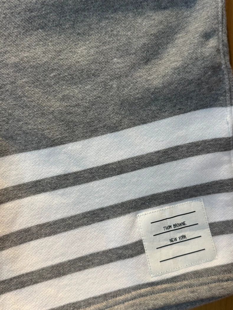 Thom Browne Thom Browne size38 Four stripe shorts Size US 38 / EU 54 - 4 Thumbnail