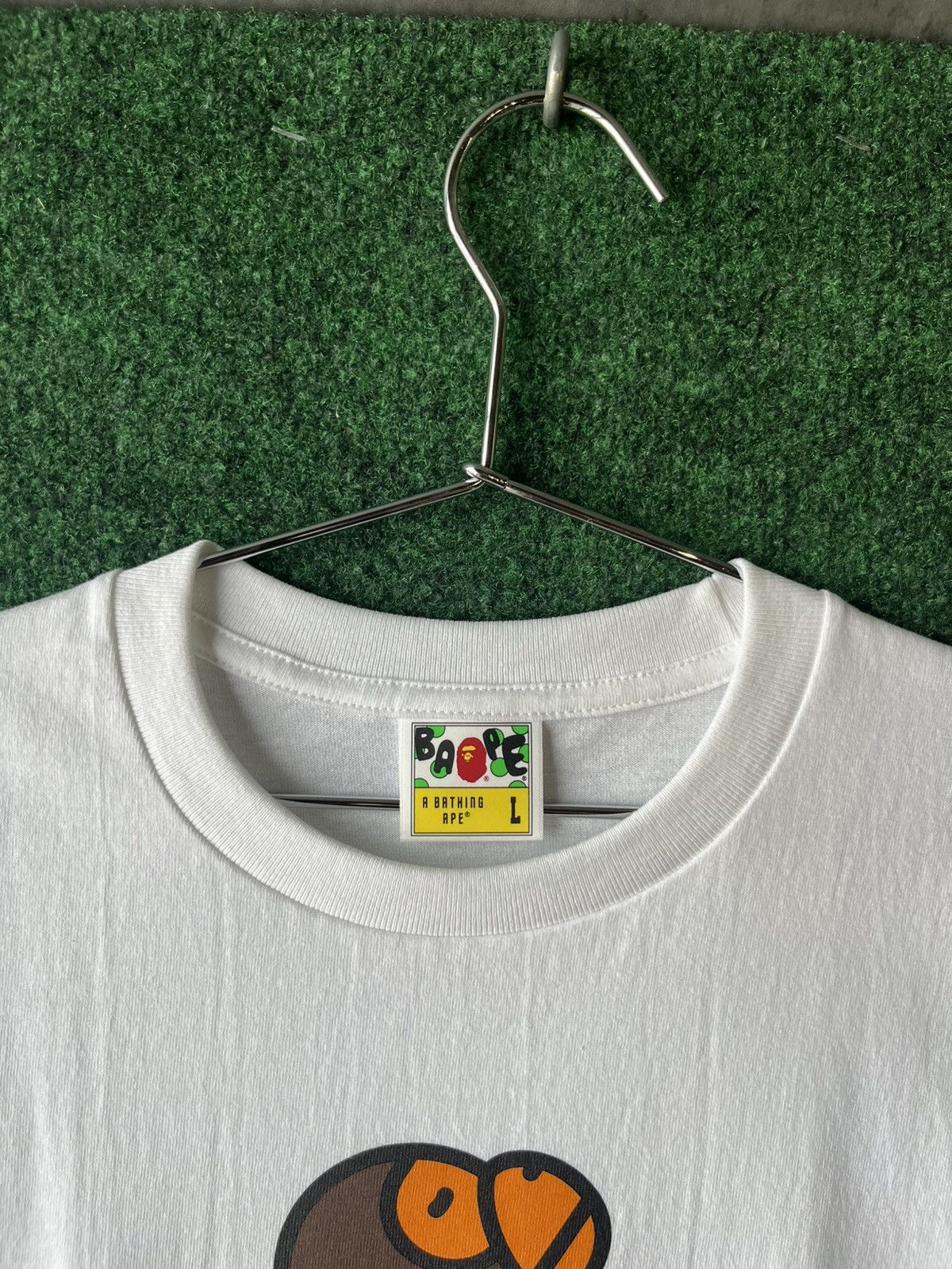 Bape BRAND NEW BAPE COLOR CAMO MILO ON BAPE TEE WHITE/NAVY SIZE L Size US L / EU 52-54 / 3 - 7 Thumbnail