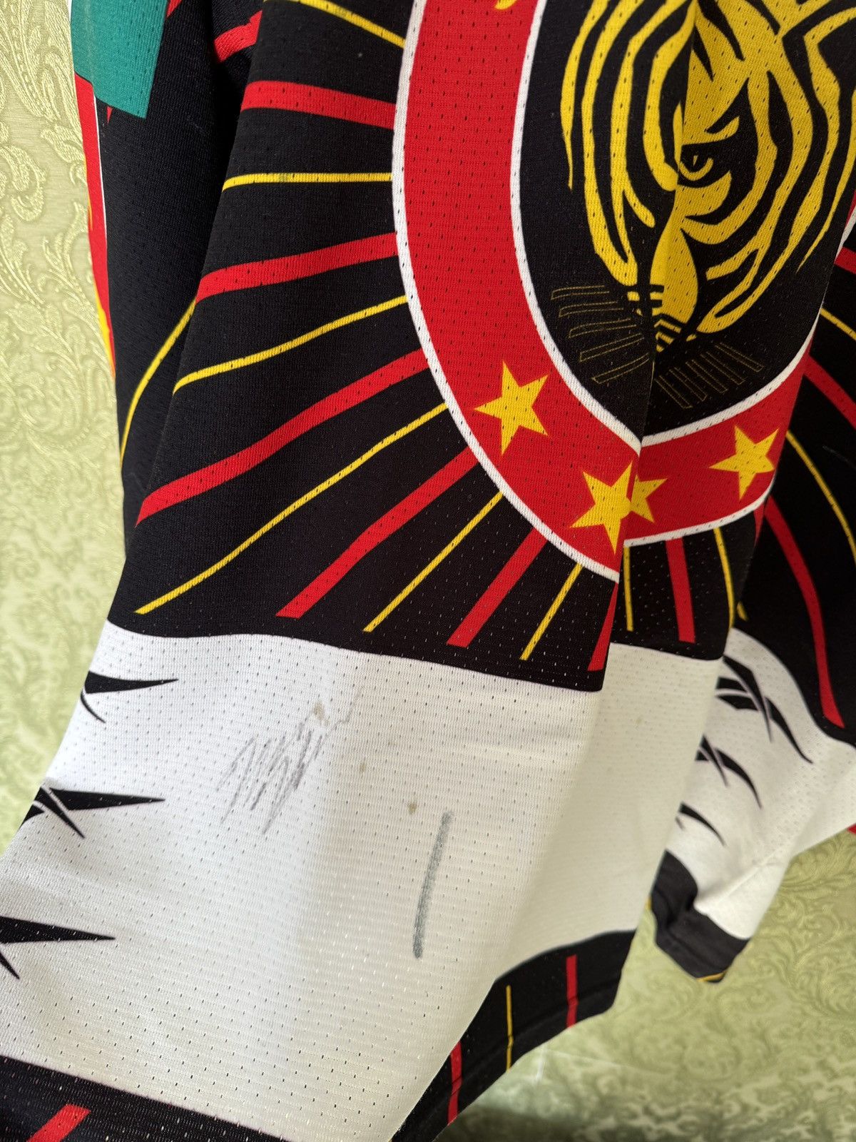 Vintage Vintage SCL Tigers retro Ice Hockey Jersey with autographs Size US XL / EU 56 / 4 - 12 Thumbnail