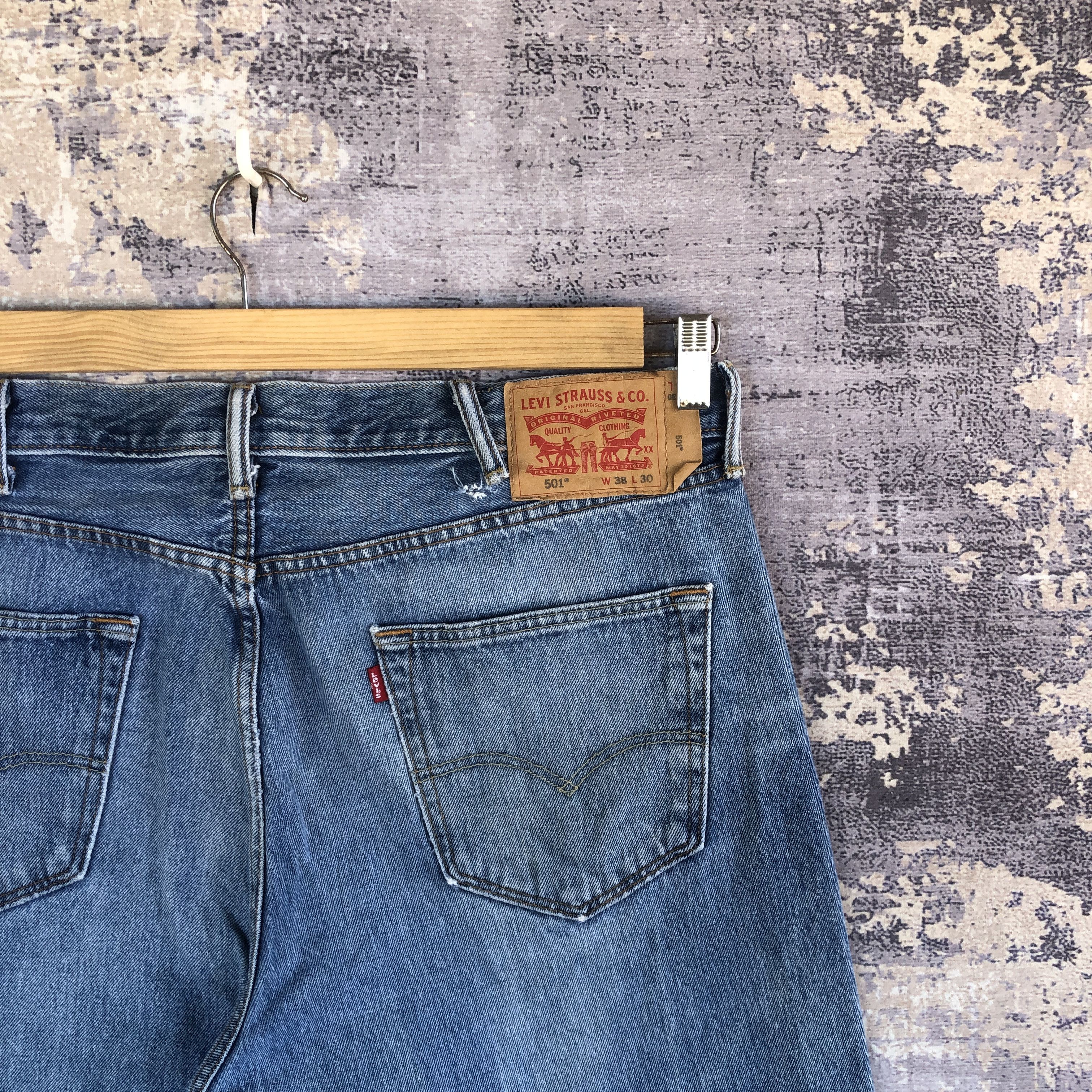 Levi's Vintage Y2K Levis 501 Faded Jeans Levi's Light Wash Denim Size US 38 / EU 54 - 5 Thumbnail