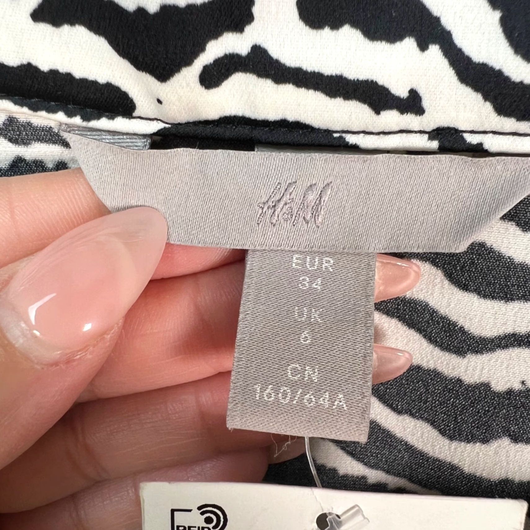 H&M H&M Womens Midi Skirt Zebra Print Elastic Waist Lightweight Black & White Size 2 Casual A-Line Size 26" / US 2 / IT 38 - 3 Thumbnail