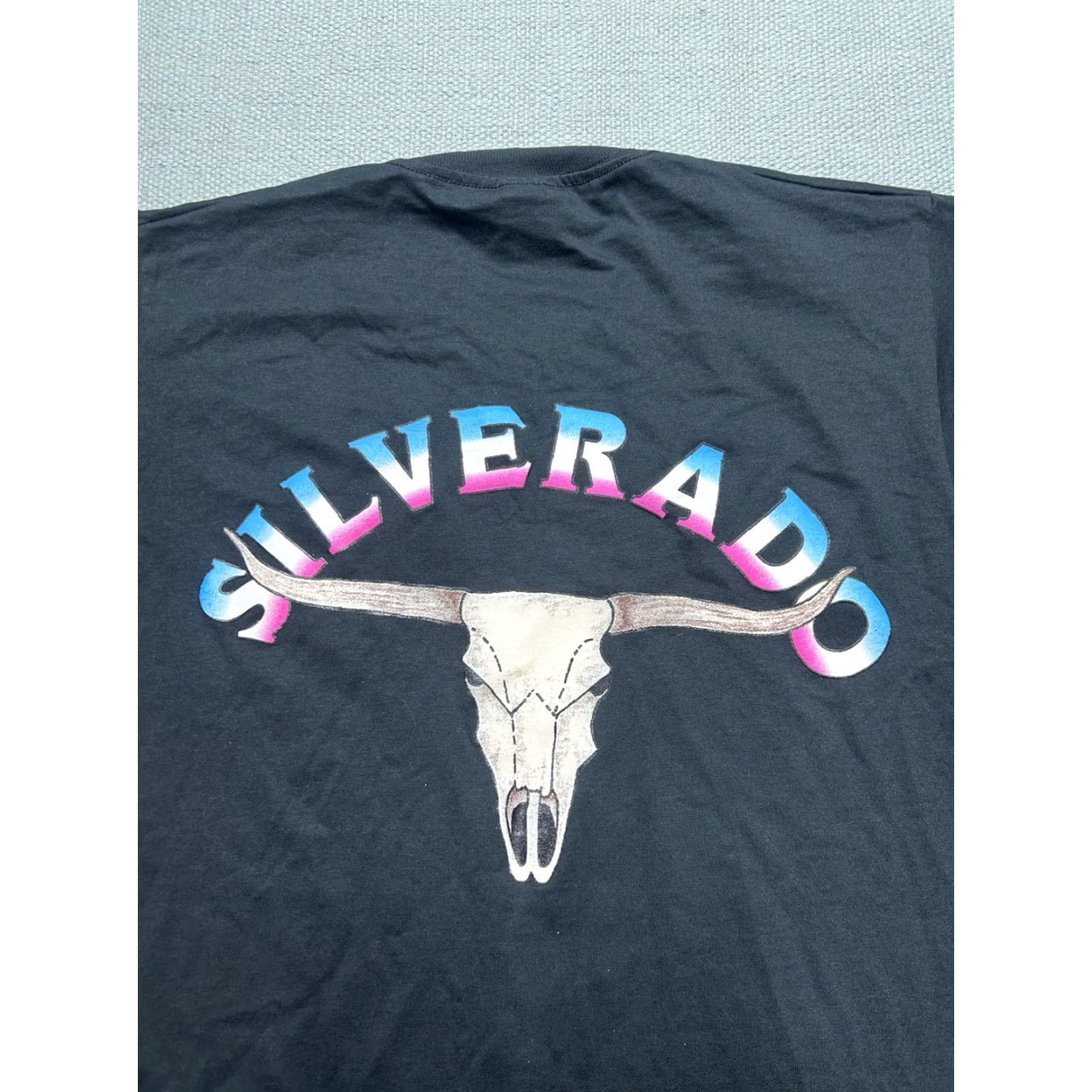 Fruit Of The Loom VINTAGE Fruit of the Loom Chevy Silverado truck car cow skull black Adult Medium T-Shirt Men Skull Cars Shirt Size US M / EU 48-50 / 2 - 2 Thumbnail