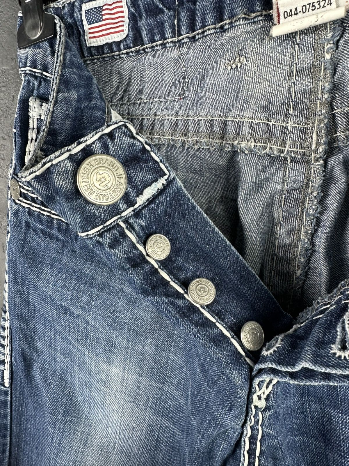 True Religion True Religion Jeans White Stitch Made in USA Size US 33 - 11 Thumbnail